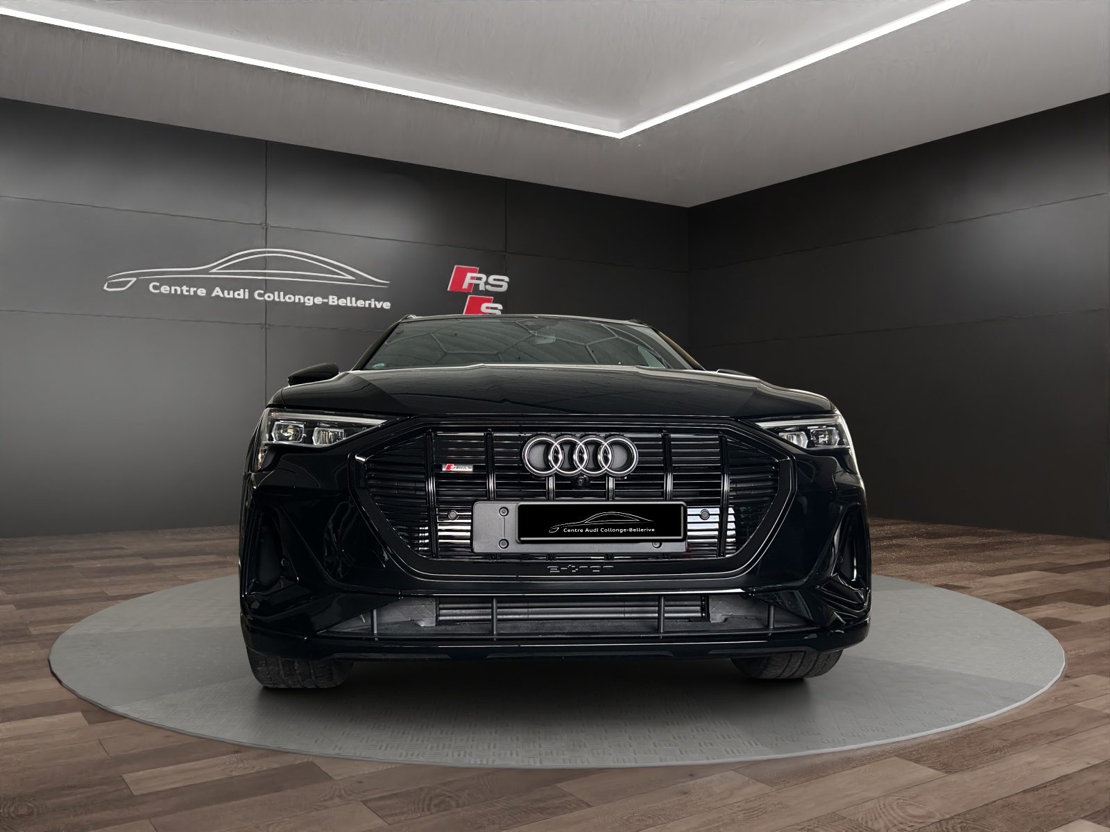 AUDI e-tron 55 S line, Electric, Second hand / Used, Automatic - 2