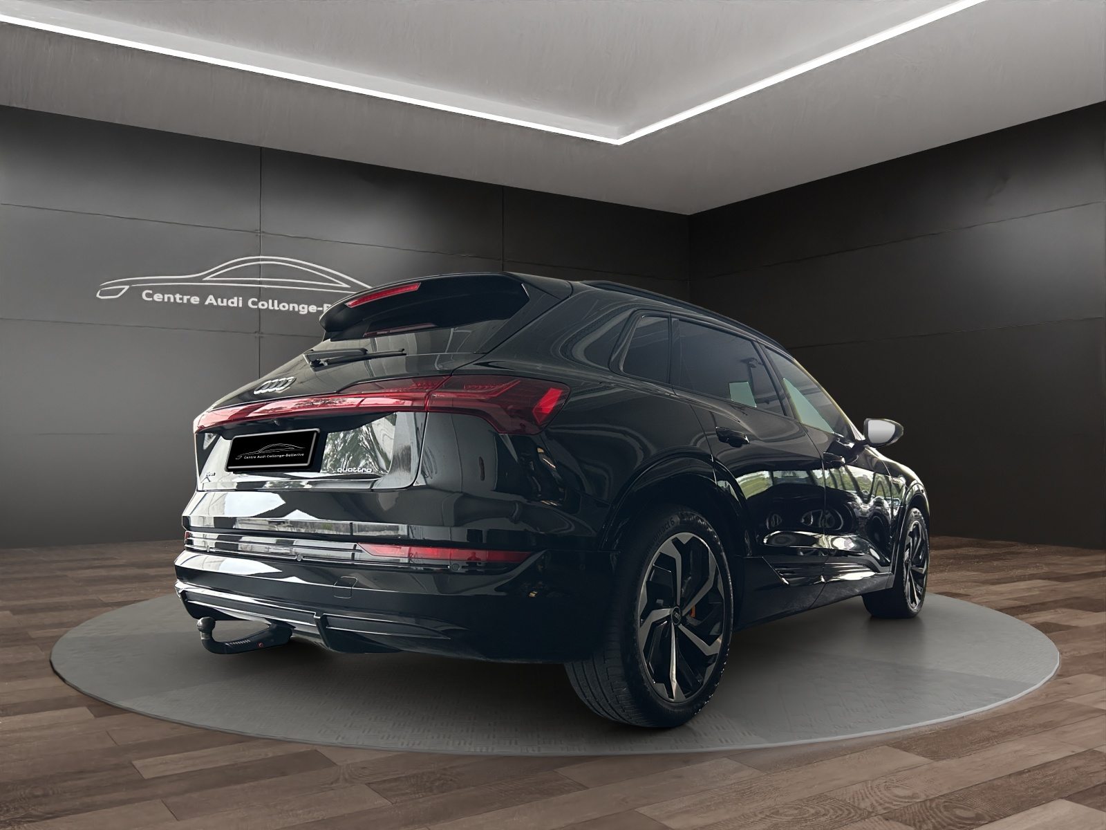 AUDI e-tron 55 S line, Electric, Second hand / Used, Automatic - 4
