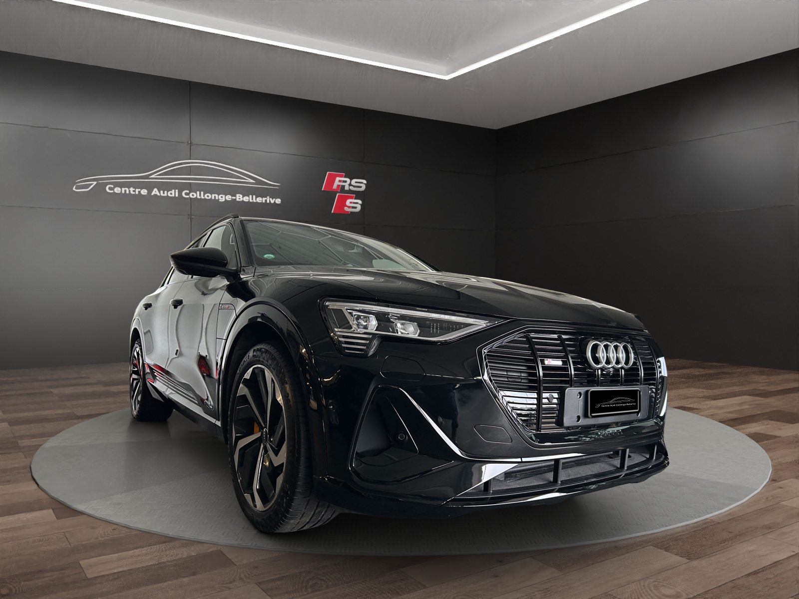 AUDI e-tron 55 S line, Electric, Second hand / Used, Automatic - 7