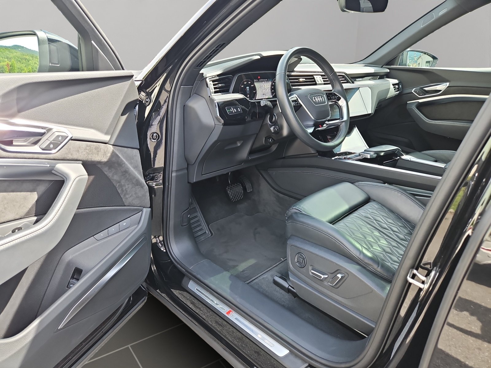 AUDI e-tron S Sportback quattro, Elektro, Occasion / Gebraucht, Automatik - 7