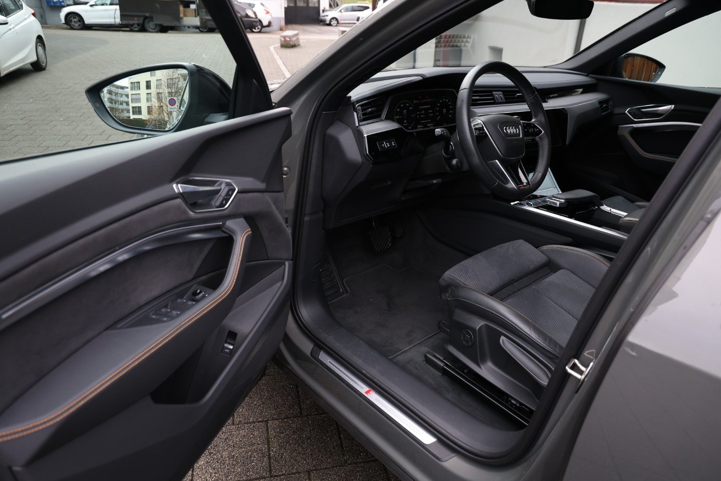 AUDI e-tron 50 S Line quattro, Elektro, Occasion / Gebraucht, Automatik - 4