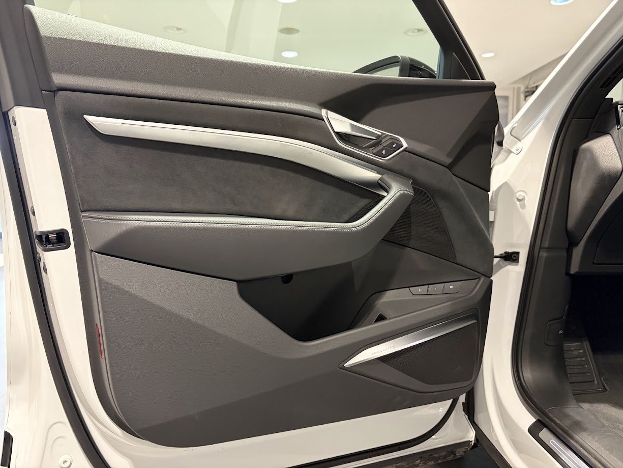 AUDI e-tron S quattro, Electric, Second hand / Used, Automatic - 3