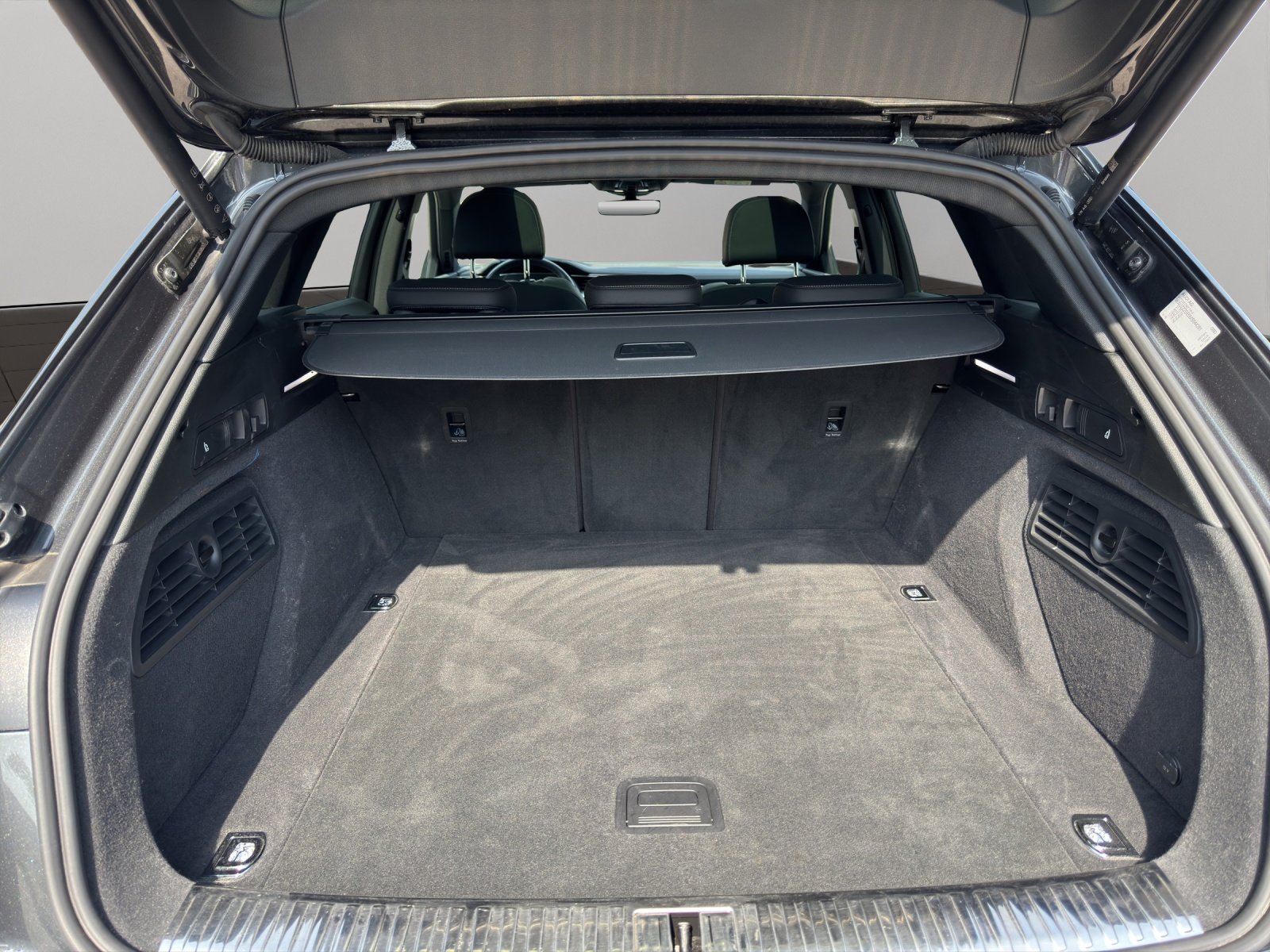 AUDI e-tron 55 S Line quattro, Elektro, Occasion / Gebraucht, Automatik - 6