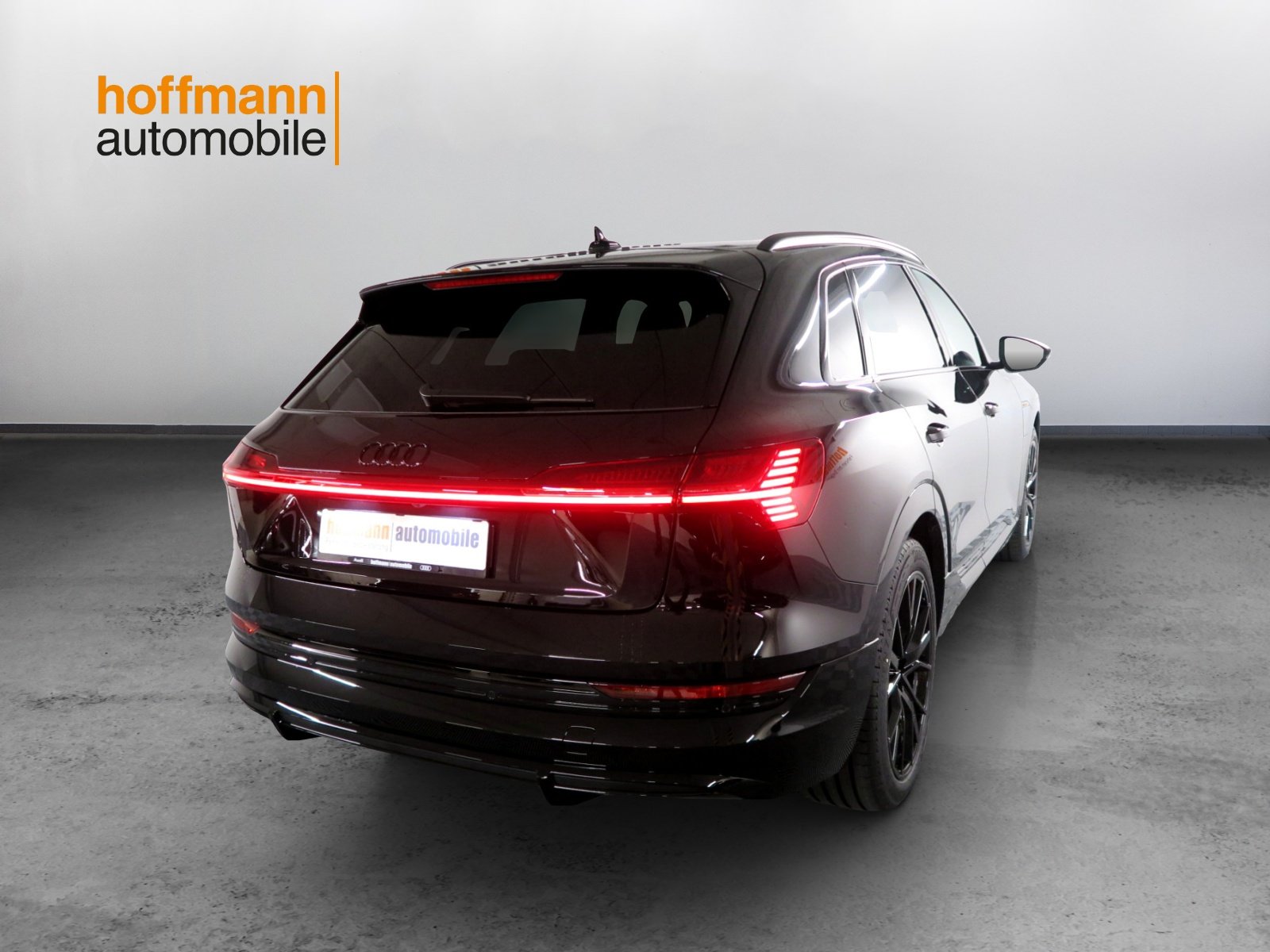 AUDI e-tron 55 S Line Black Edition quattro, Électrique, Occasion / Utilisé, Automatique - 4