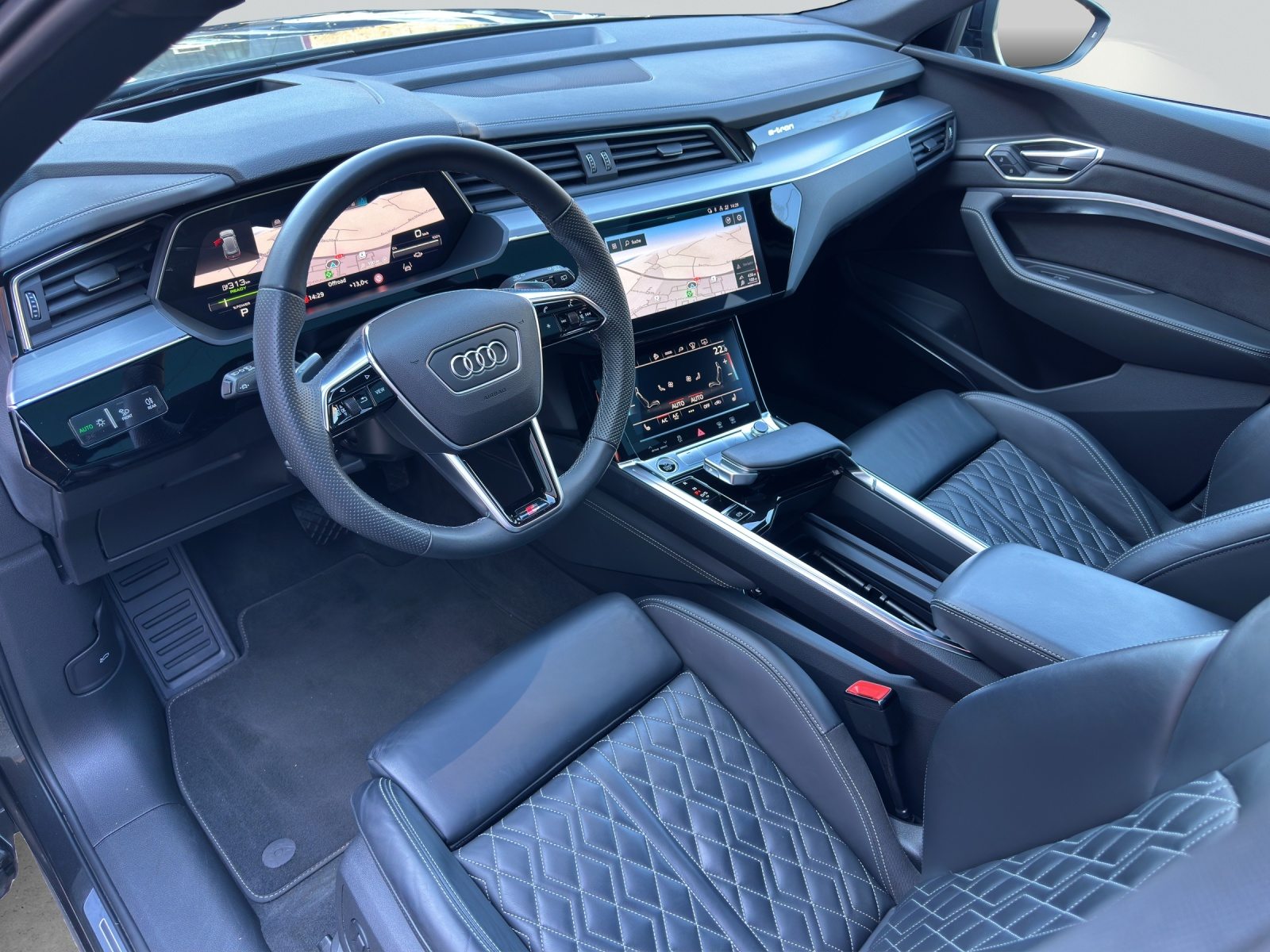 AUDI e-tron 55 S line Black Edition, Electric, Second hand / Used, Automatic - 5