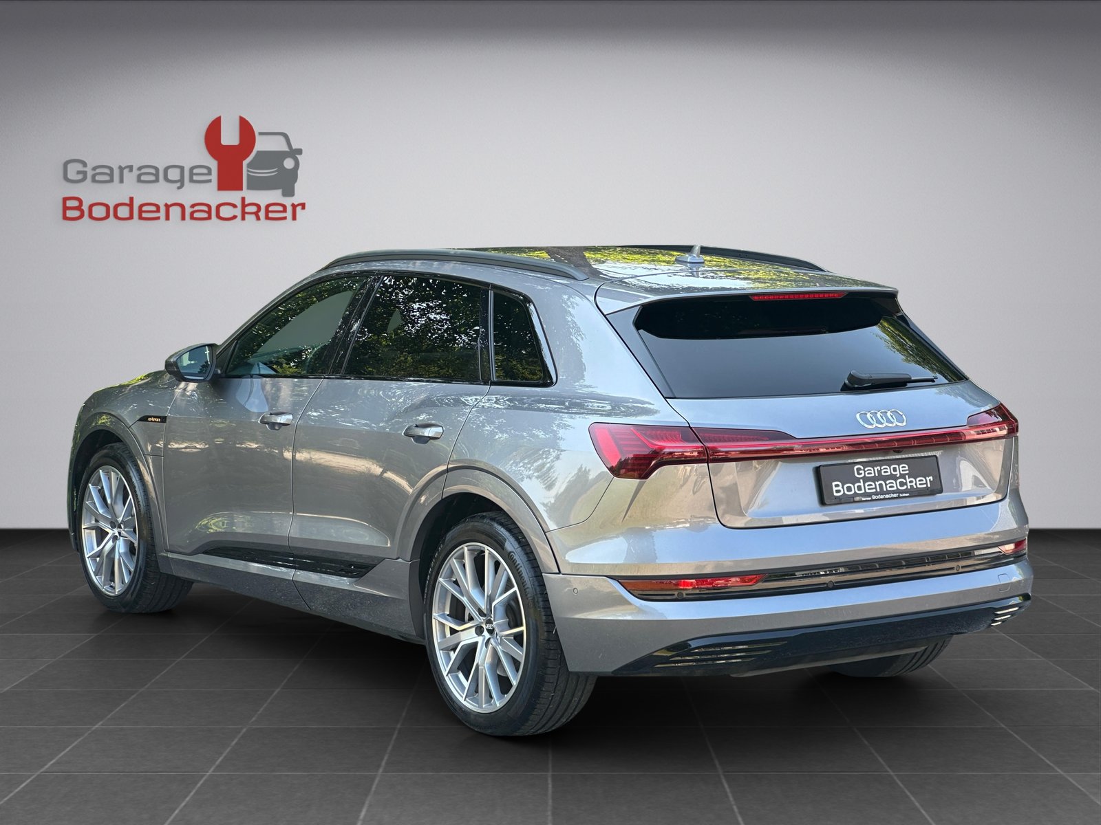 AUDI e-tron 50 S Line Advanced quattro, Electric, Second hand / Used, Automatic - 3