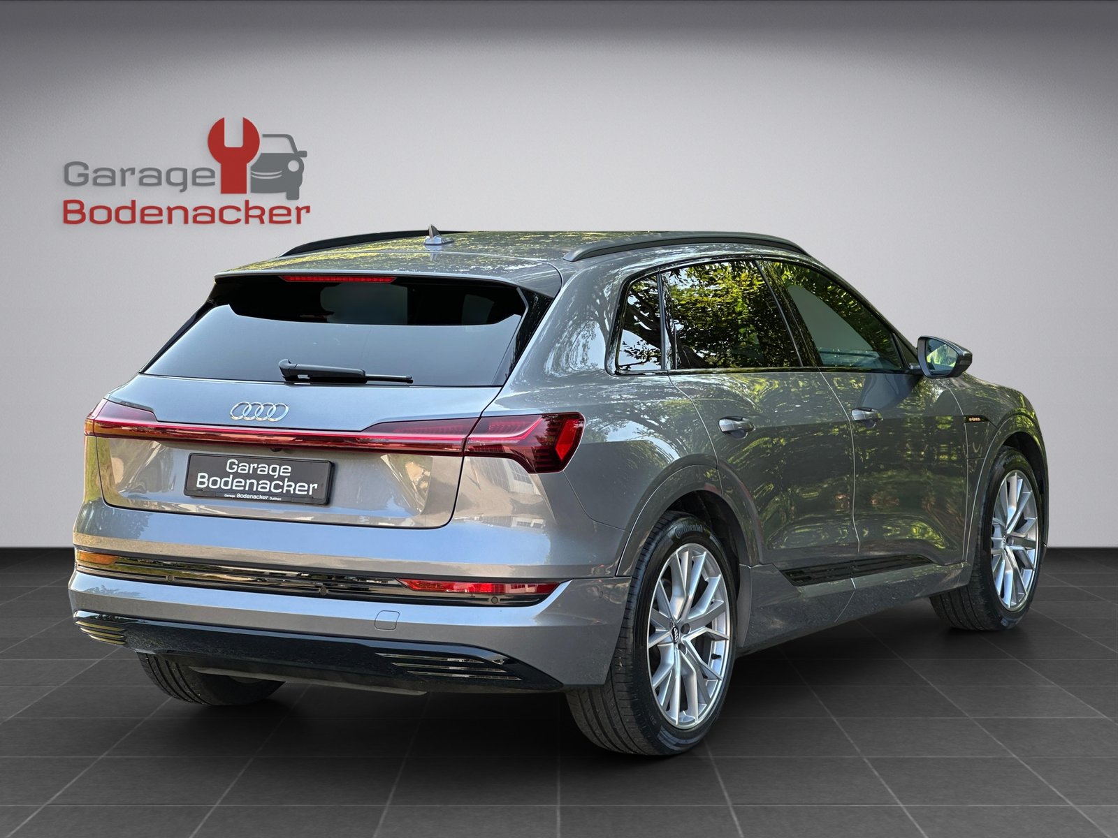 AUDI e-tron 50 S Line Advanced quattro, Electric, Second hand / Used, Automatic - 4