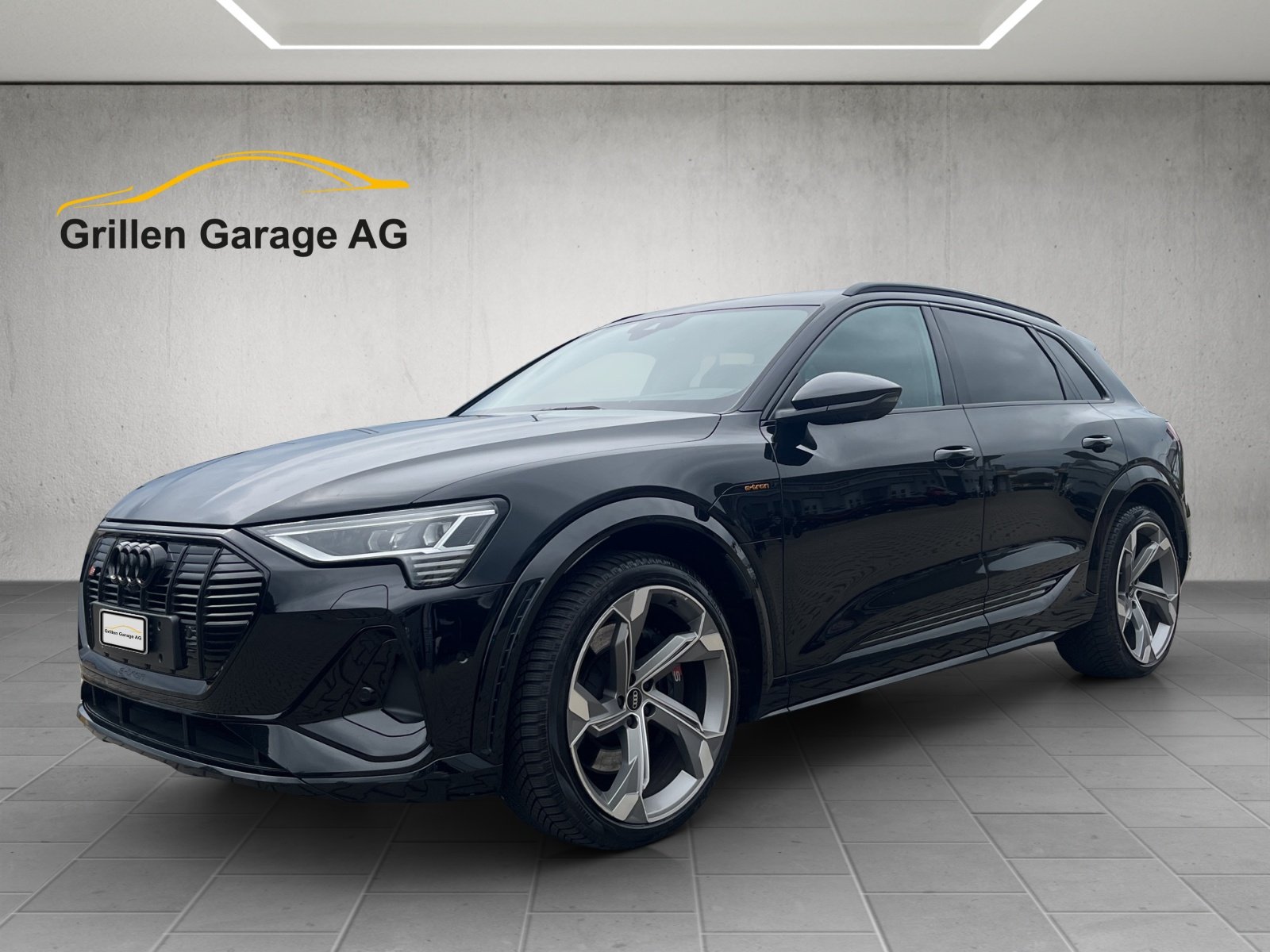 AUDI e-tron S quattro
