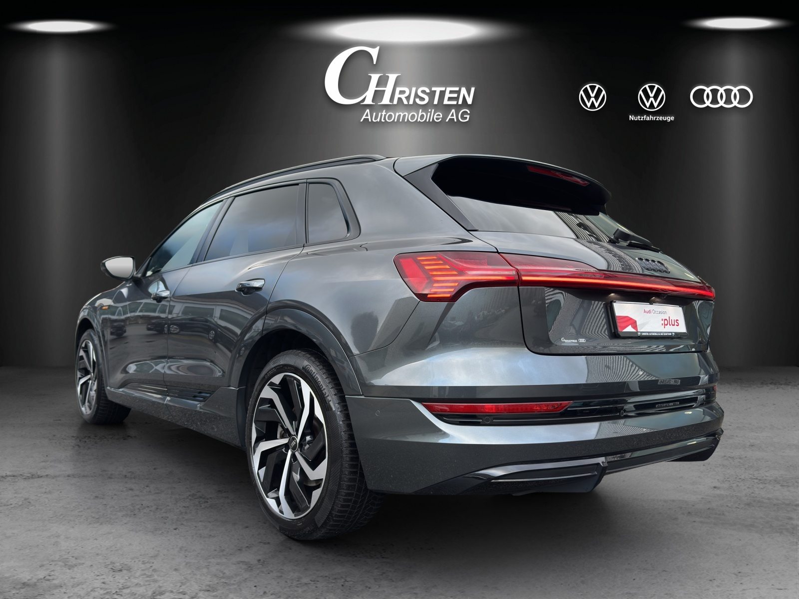 AUDI e-tron 55 S line Black Edition, Electric, Second hand / Used, Automatic - 4