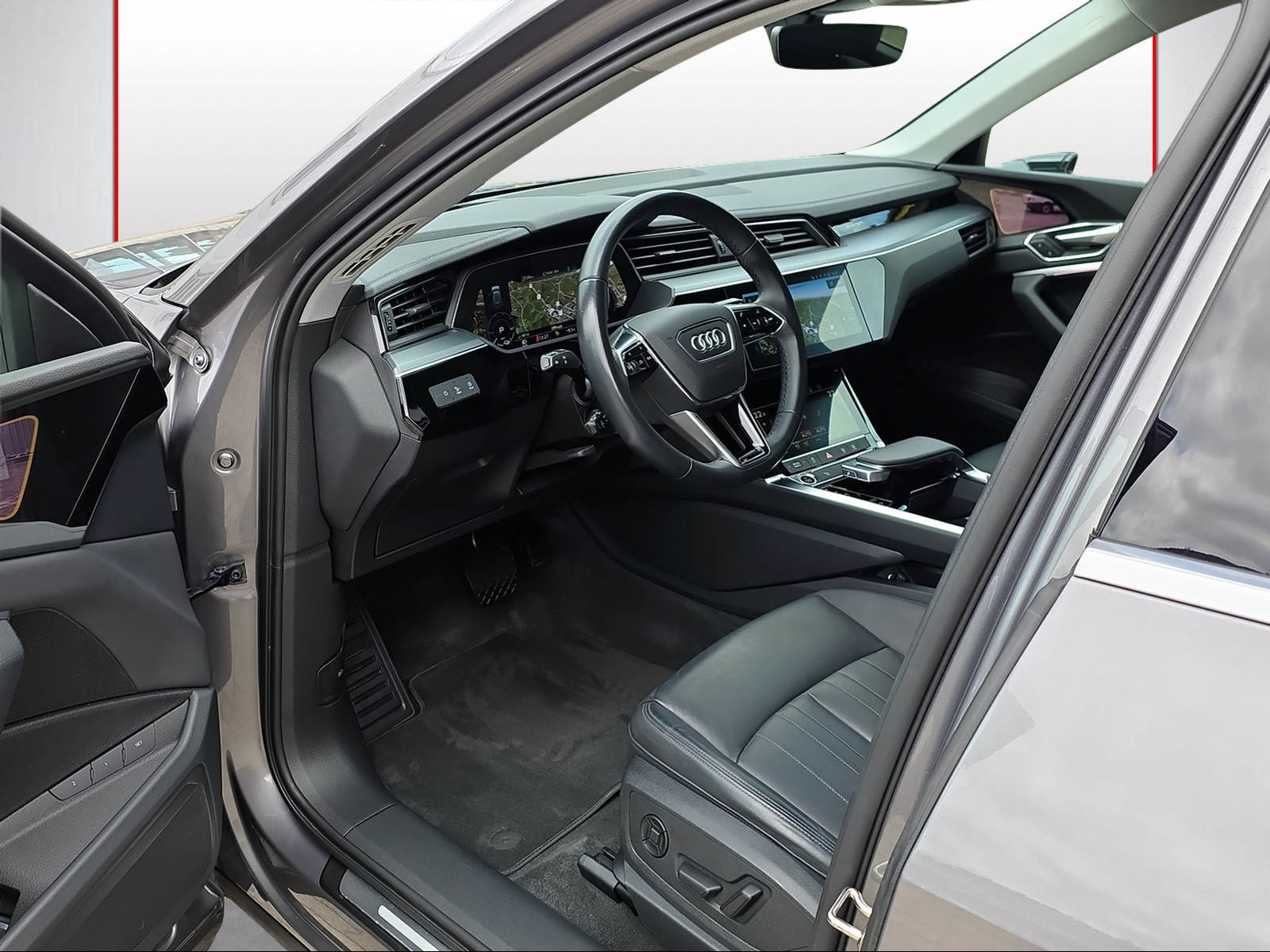 AUDI e-tron 55, Elektro, Occasion / Gebraucht, Automatik - 6