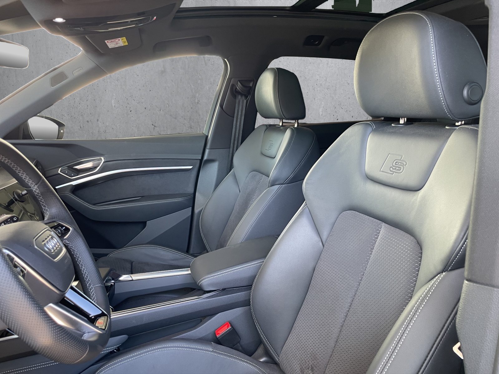 AUDI e-tron 55 S line Black Edition, Électrique, Occasion / Utilisé, Automatique - 7