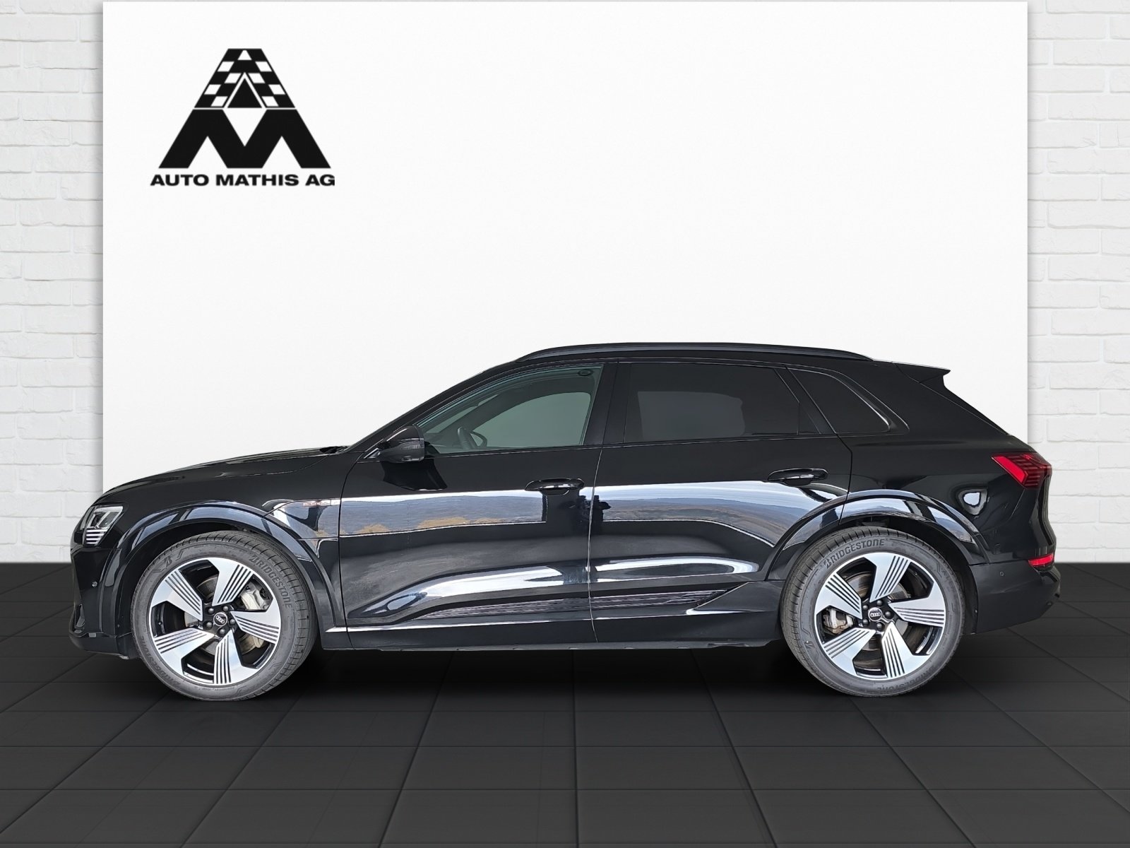 AUDI e-tron 55 S Line Black Edition quattro, Electric, Second hand / Used, Automatic - 3