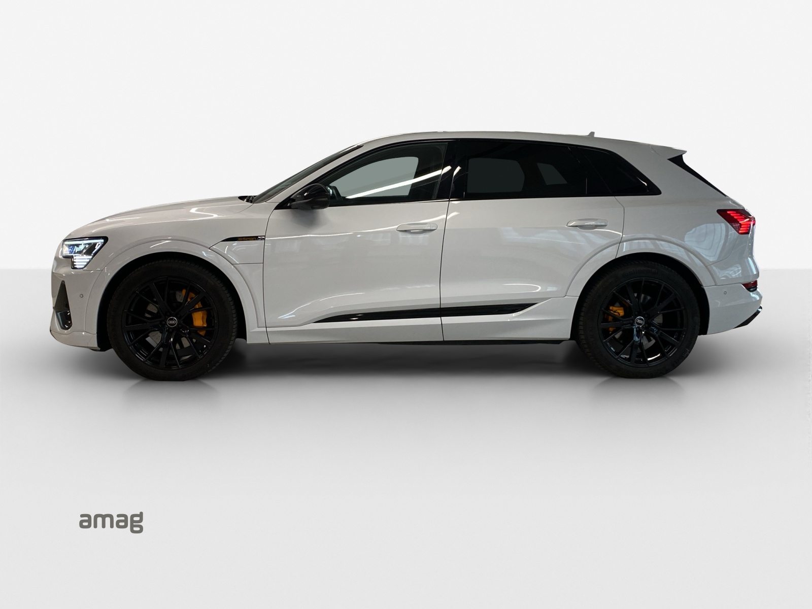 AUDI e-tron 55 S line Black Edition, Elektro, Occasion / Gebraucht, Automatik - 3