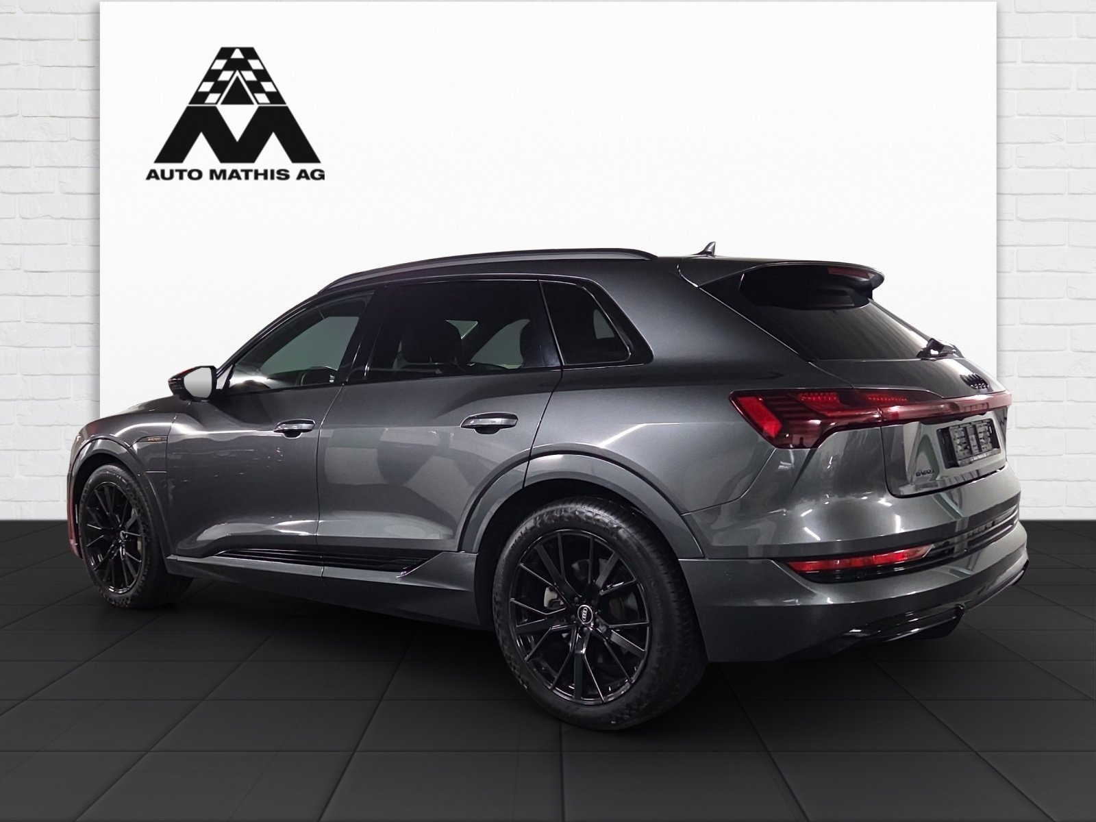 AUDI e-tron 55 S Line Black Edition quattro, Electric, Second hand / Used, Automatic - 4