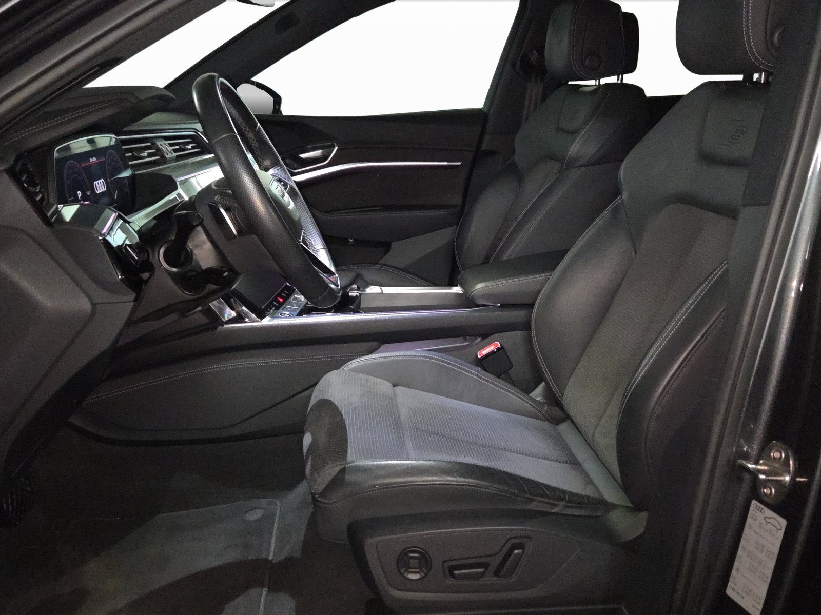 AUDI e-tron 55 S Line Black Edition quattro, Electric, Second hand / Used, Automatic - 5