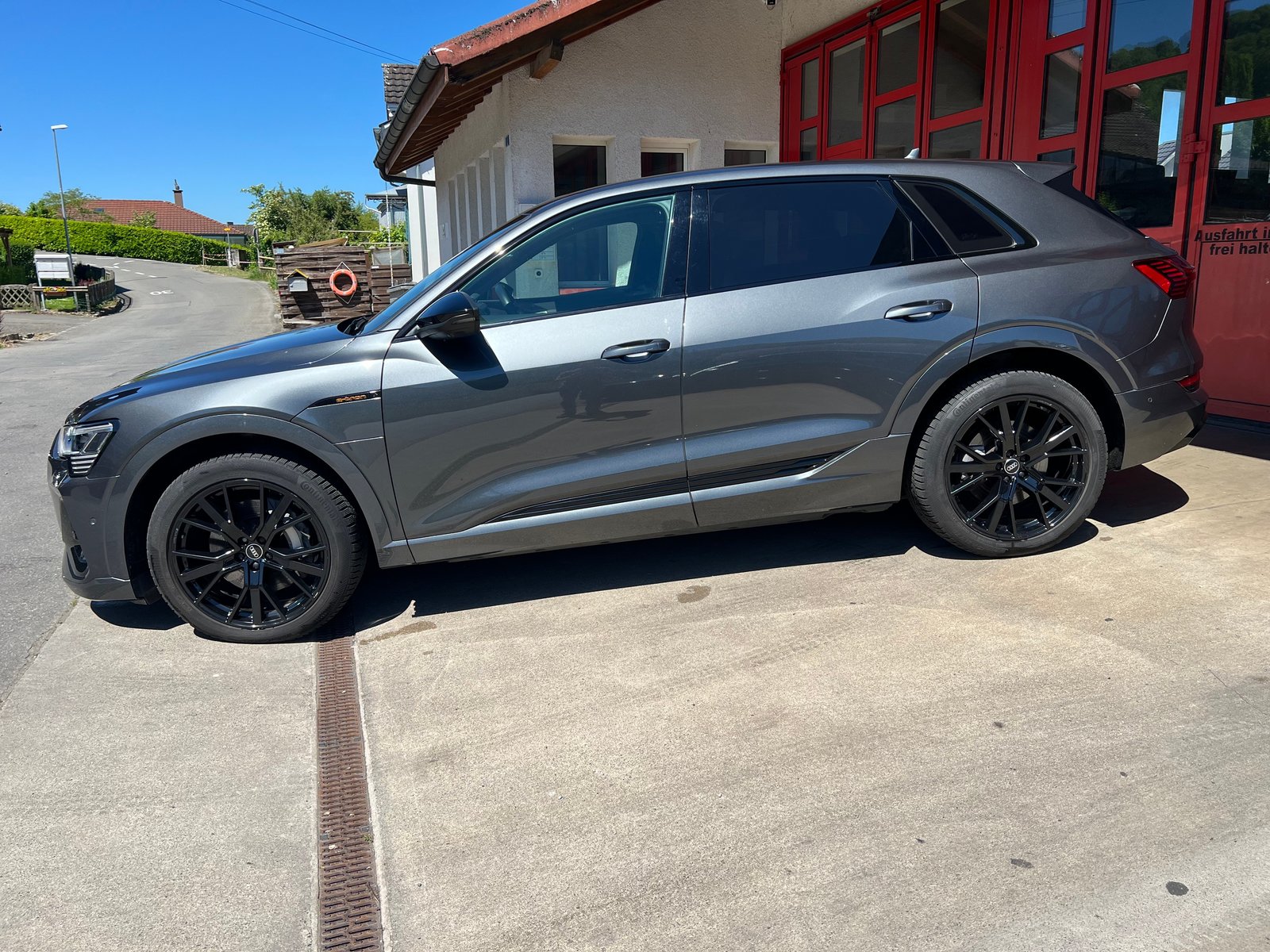 AUDI e-tron 55 S Line Black Edition quattro / SoH 93, Électrique, Occasion / Utilisé, Automatique - 3