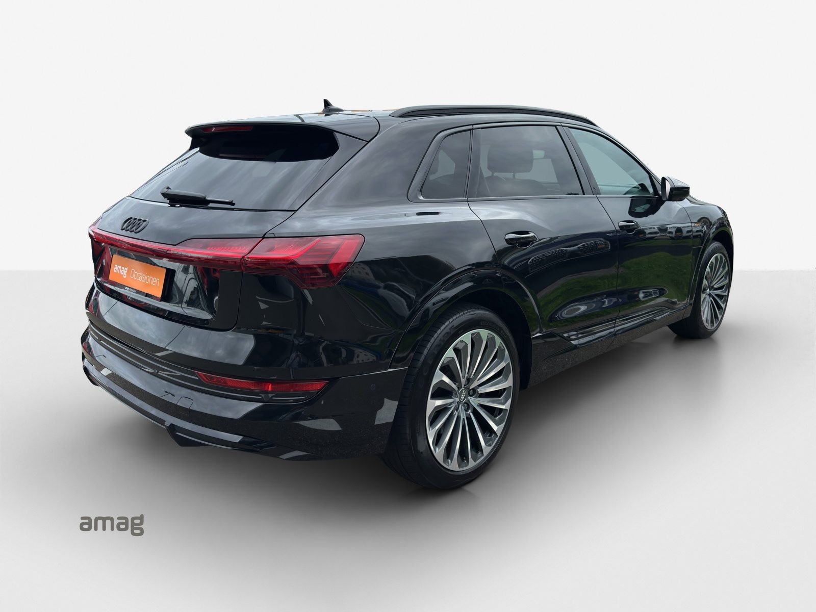 AUDI e-tron 55 S line, Elektro, Occasion / Gebraucht, Automatik - 5