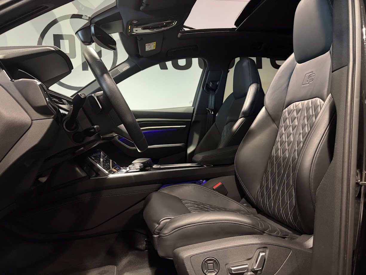 AUDI e-tron 55 S line Black Edition, Electric, Second hand / Used, Automatic - 4