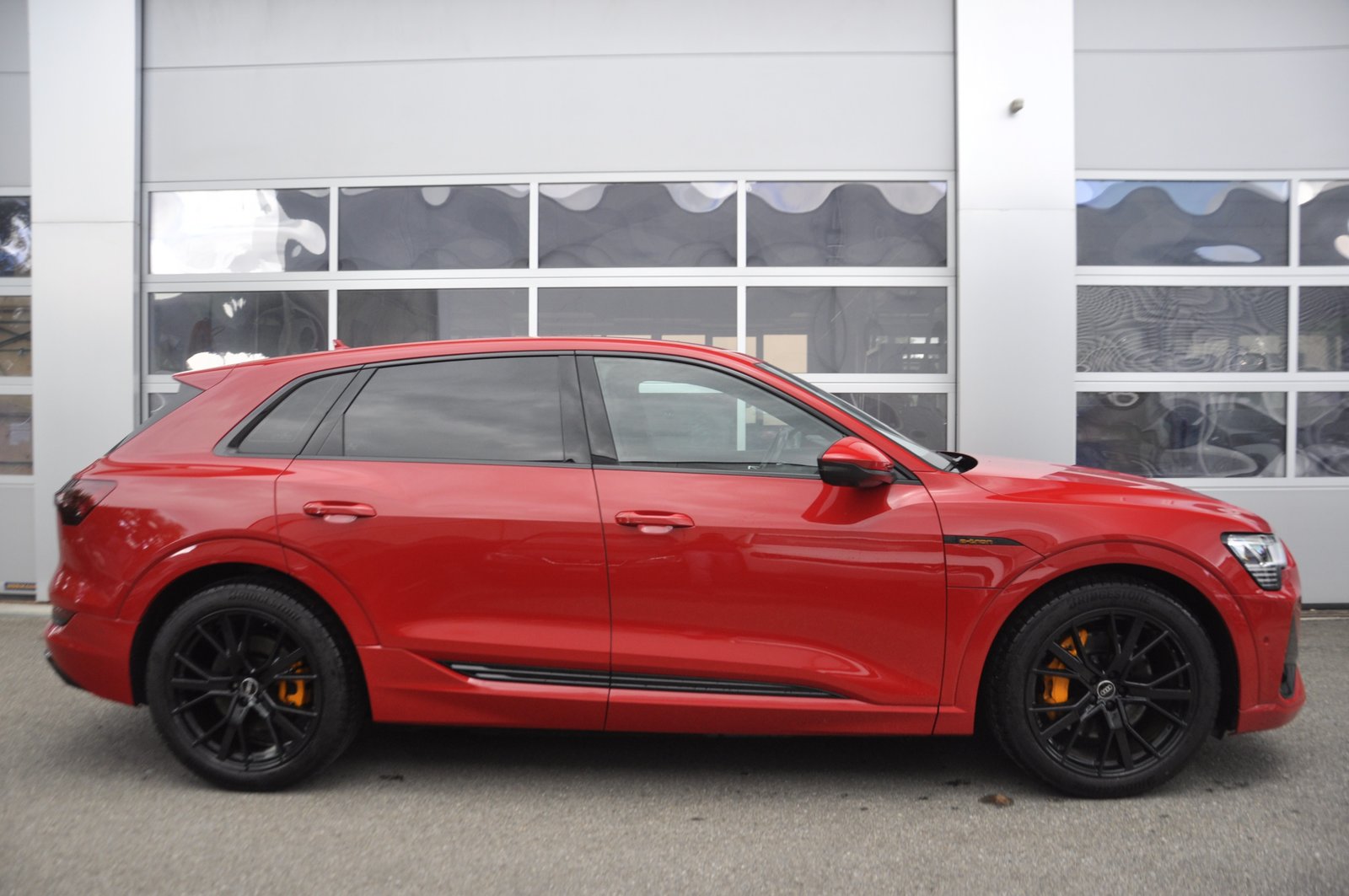 AUDI e-tron 55 S Line quattro I Anhängerkupplung, Electric, Second hand / Used, Automatic - 3