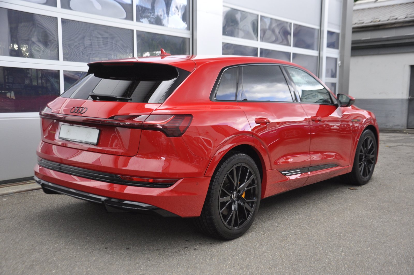 AUDI e-tron 55 S Line quattro I Anhängerkupplung, Electric, Second hand / Used, Automatic - 4