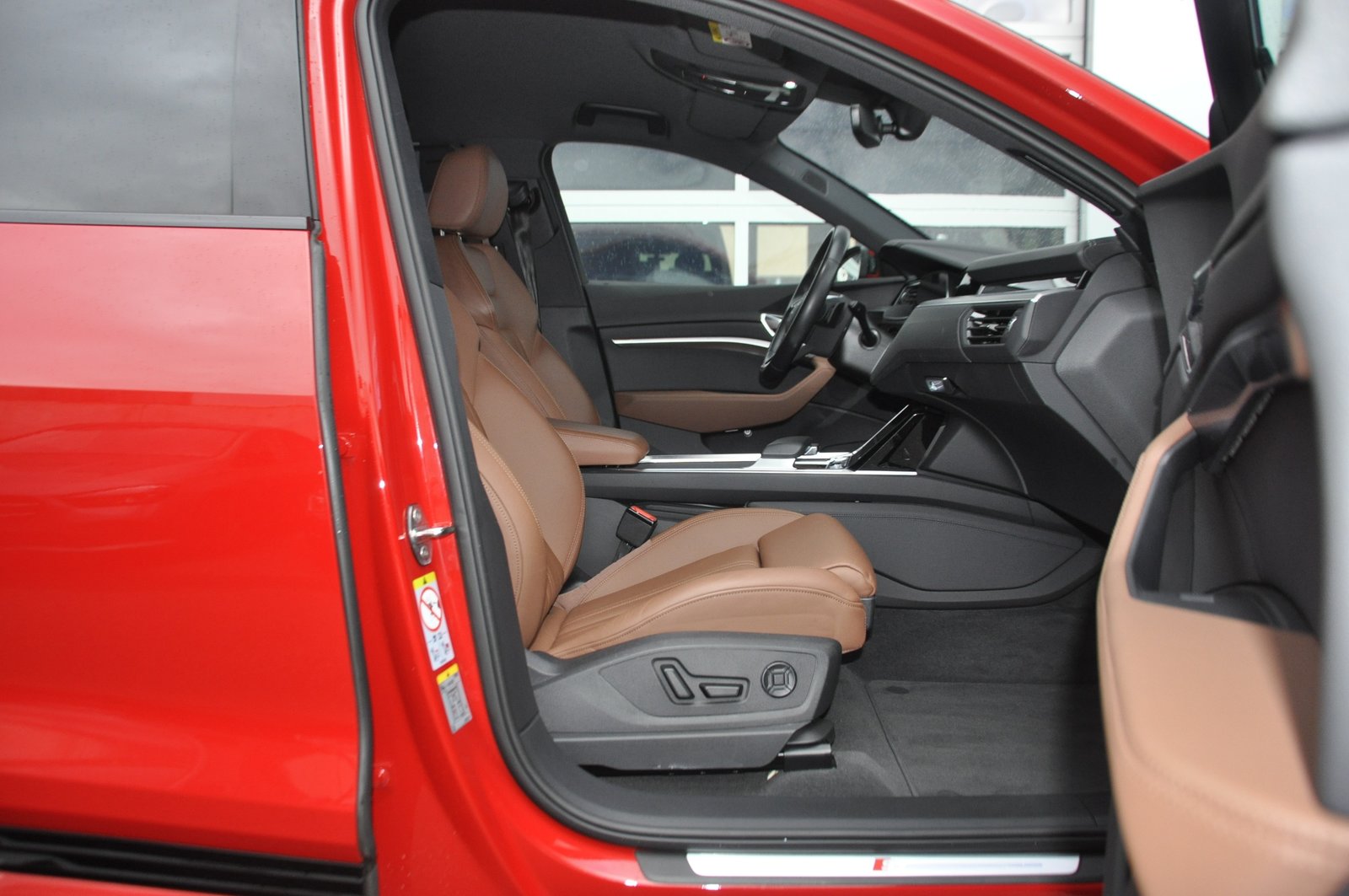 AUDI e-tron 55 S Line quattro I Anhängerkupplung, Electric, Second hand / Used, Automatic - 7