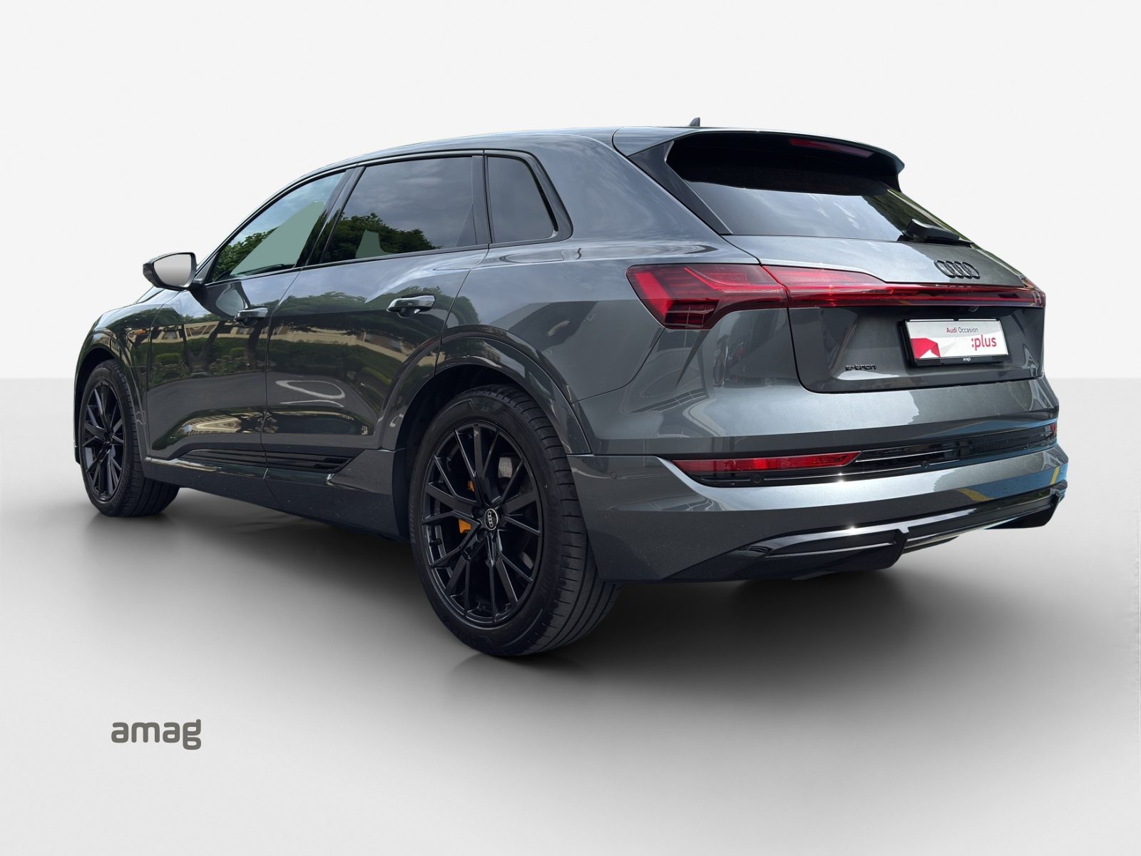 AUDI e-tron 55 S line Black Edition, Electric, Second hand / Used, Automatic - 3