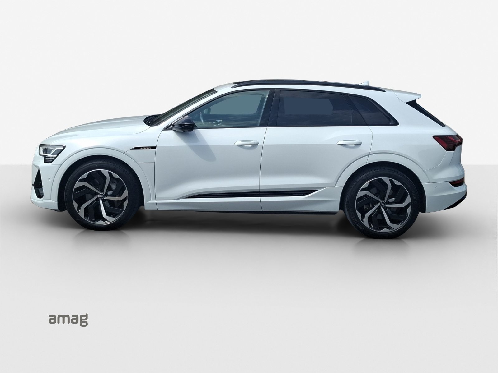 AUDI e-tron 55 S line Black Edition, Elektro, Occasion / Gebraucht, Automatik - 2
