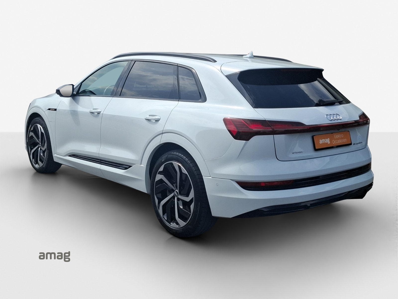 AUDI e-tron 55 S line Black Edition, Elektro, Occasion / Gebraucht, Automatik - 3