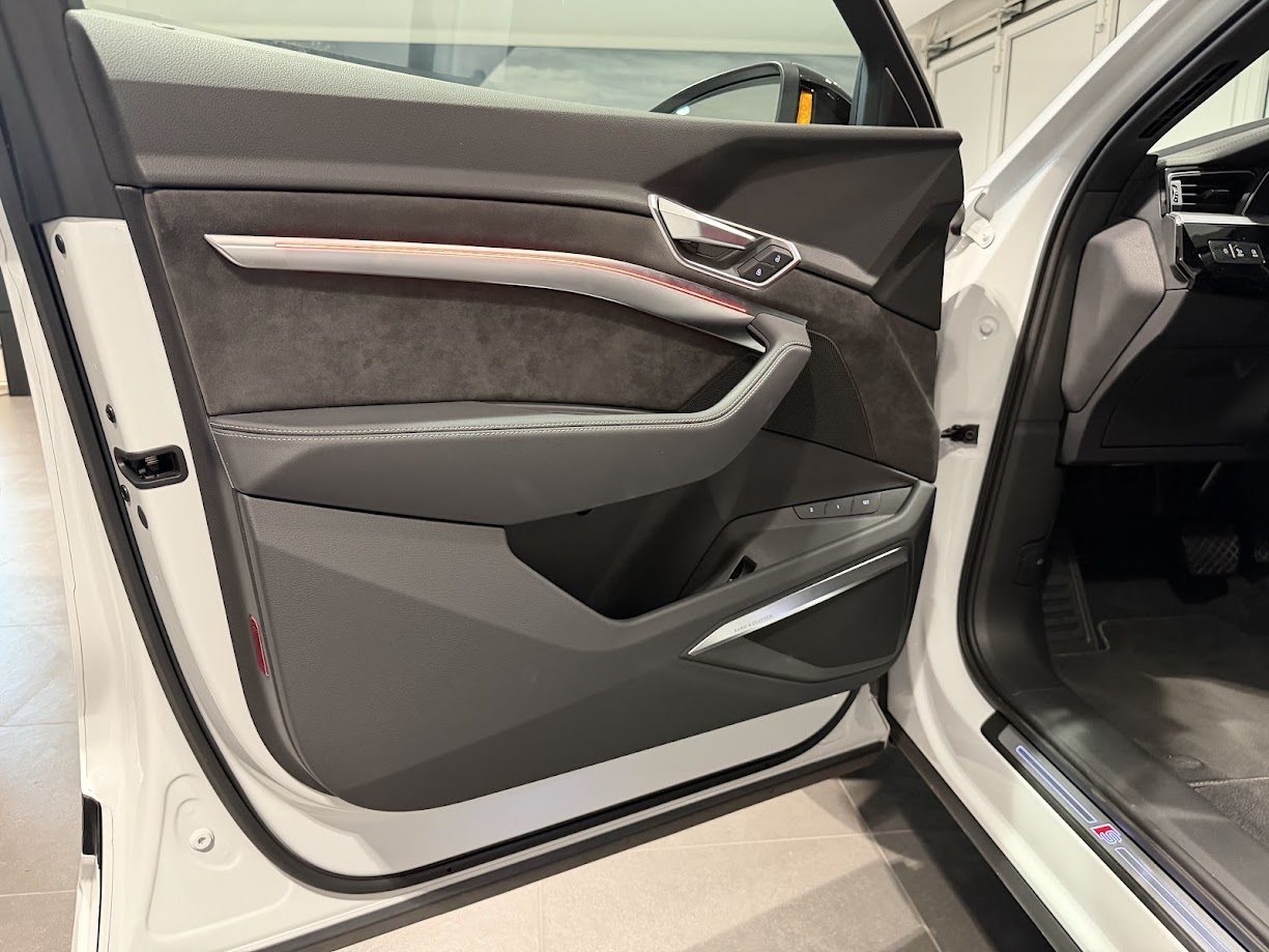 AUDI e-tron S quattro, Elektro, Occasion / Gebraucht, Automatik - 3