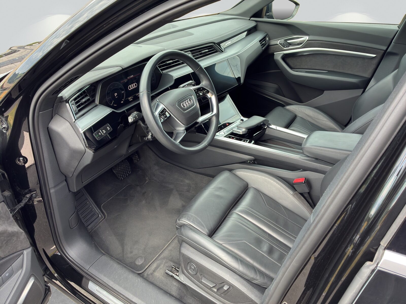 AUDI e-tron advanced, Électrique, Occasion / Utilisé, Automatique - 6