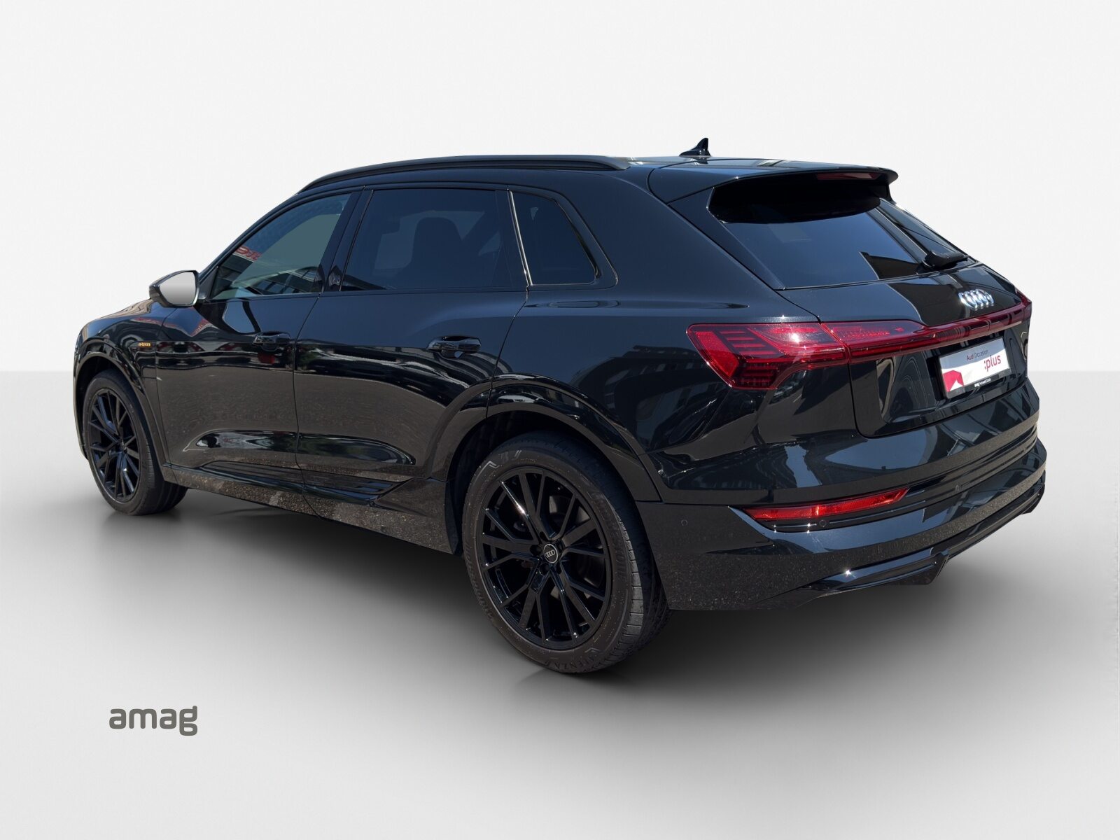 AUDI e-tron 55 S line Black Edition, Electric, Second hand / Used, Automatic - 3
