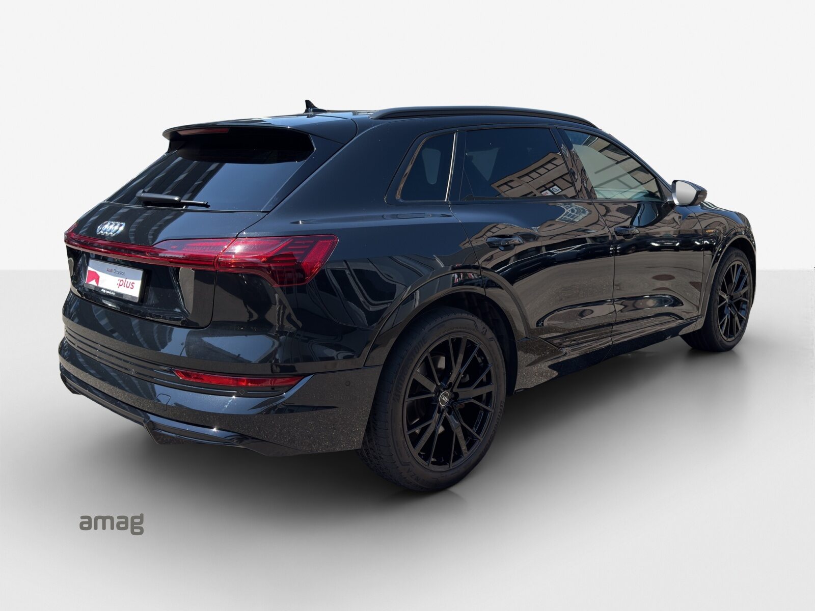 AUDI e-tron 55 S line Black Edition, Electric, Second hand / Used, Automatic - 6