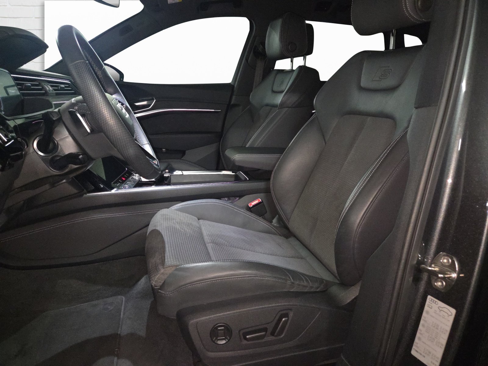 AUDI e-tron 55 S Line Black Edition quattro, Électrique, Occasion / Utilisé, Automatique - 6