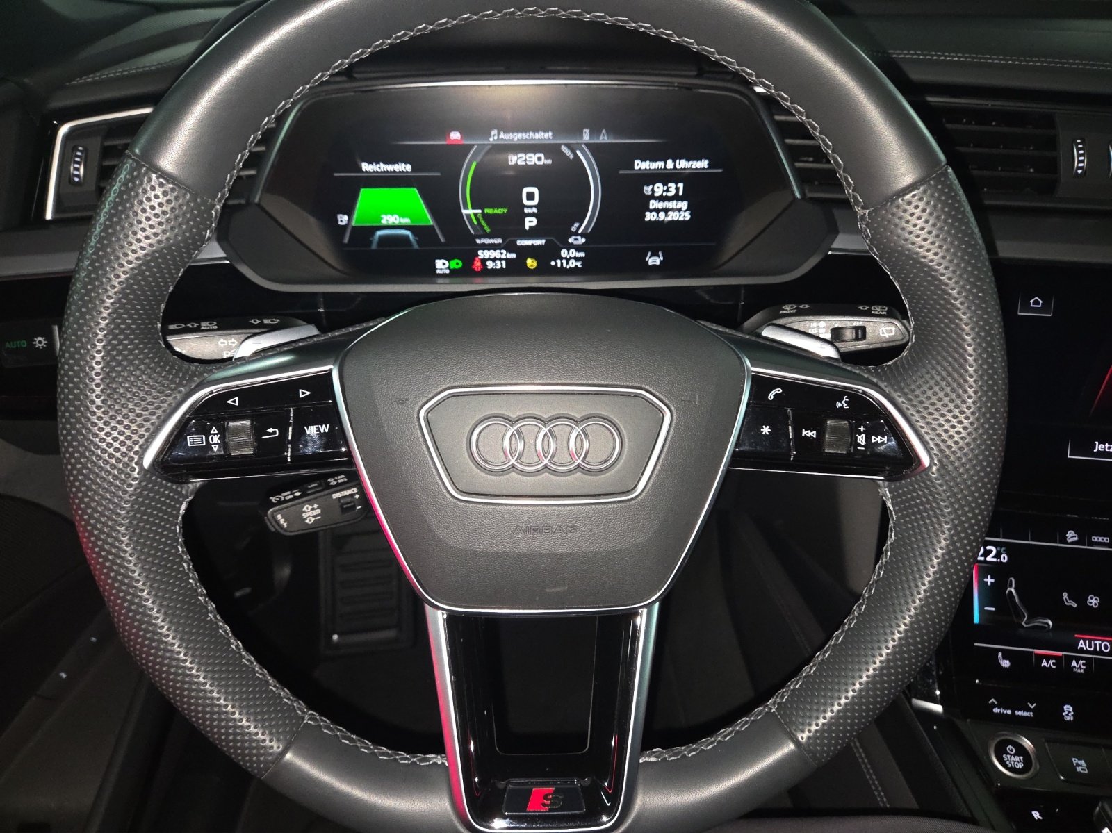 AUDI e-tron 55 S Line Black Edition quattro, Électrique, Occasion / Utilisé, Automatique - 7
