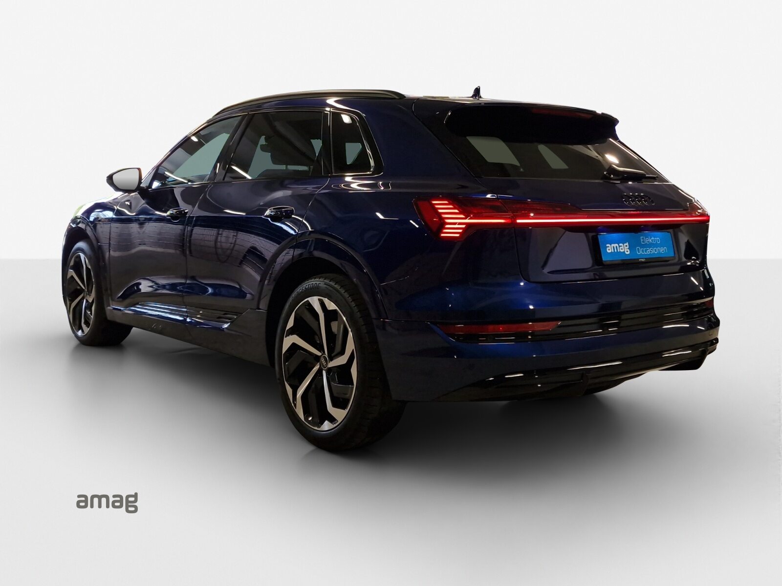 AUDI e-tron 55 S line Black Edition, Elektro, Occasion / Gebraucht, Automatik - 3