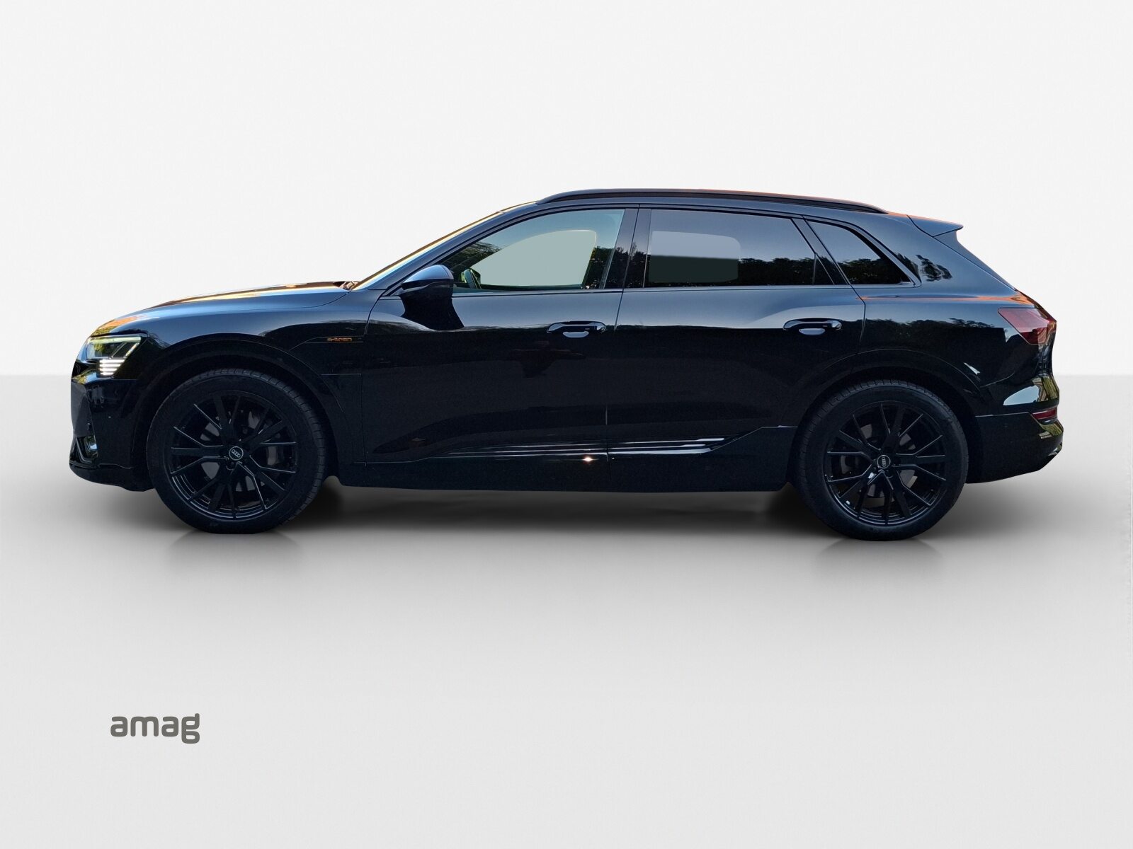 AUDI e-tron 55 S line Black Edition, Electric, Second hand / Used, Automatic - 2