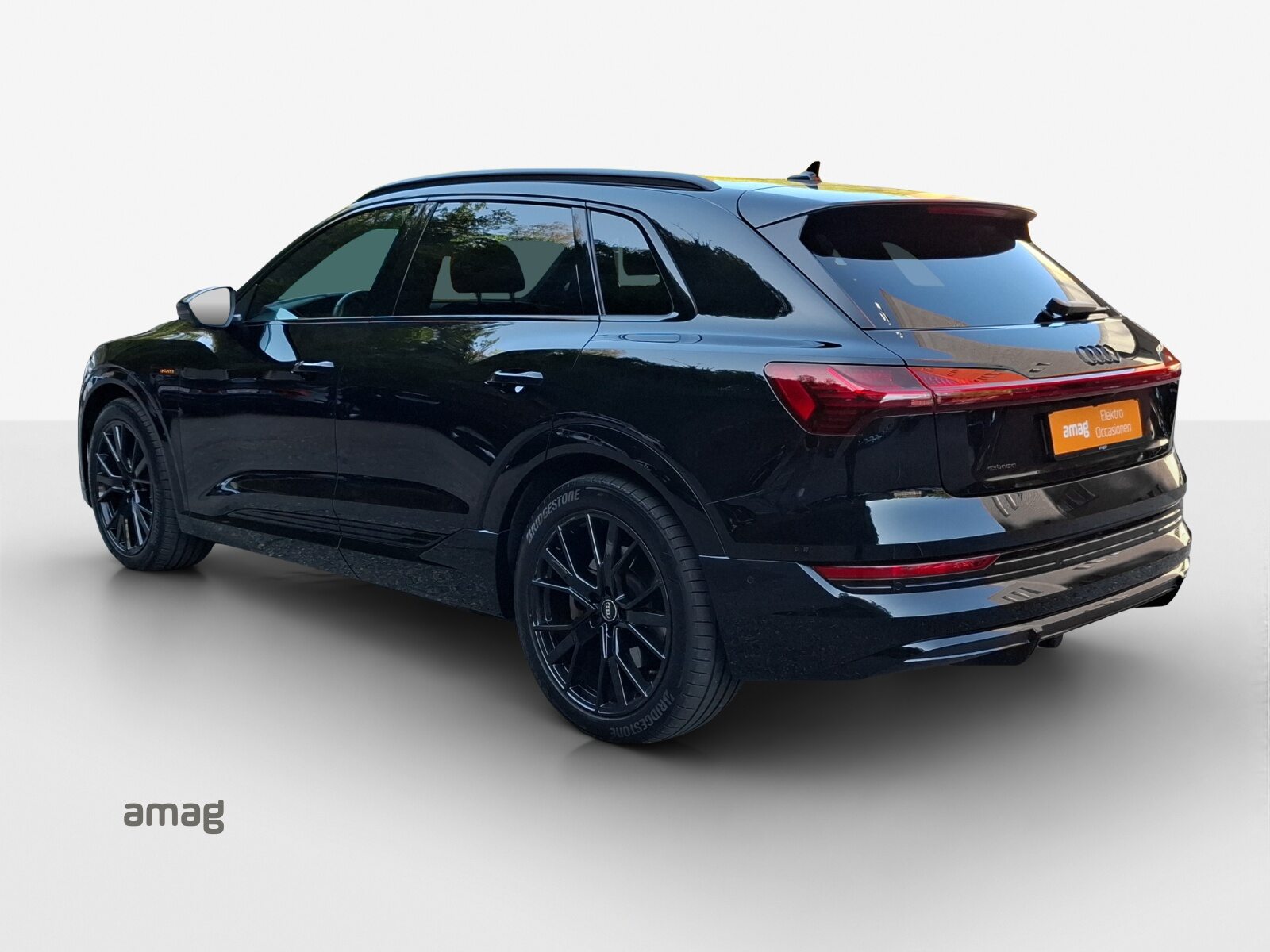 AUDI e-tron 55 S line Black Edition, Electric, Second hand / Used, Automatic - 3
