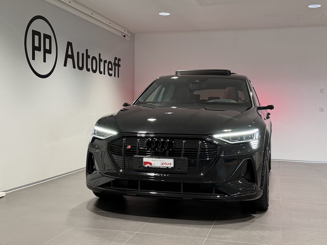 AUDI e-tron S quattro