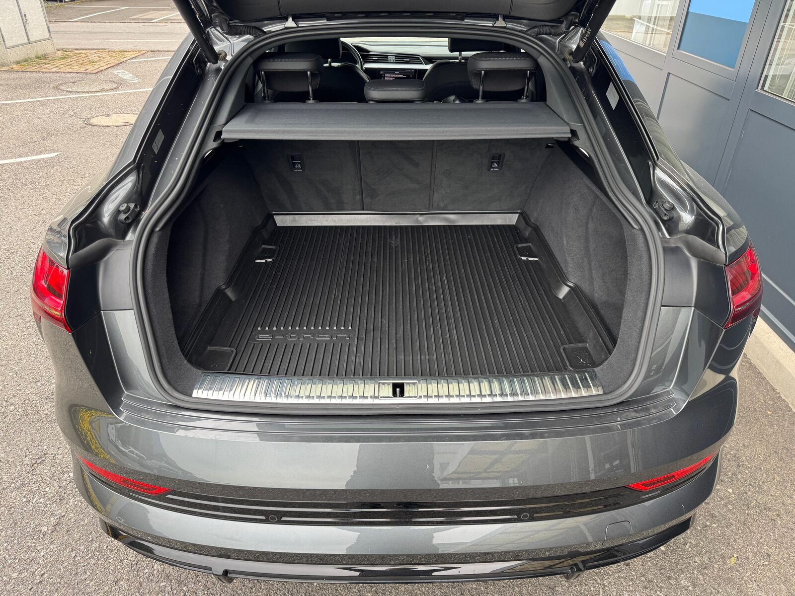 AUDI e-tron Sportback 55 S-Line quattro, Elektro, Occasion / Gebraucht, Automatik - 6
