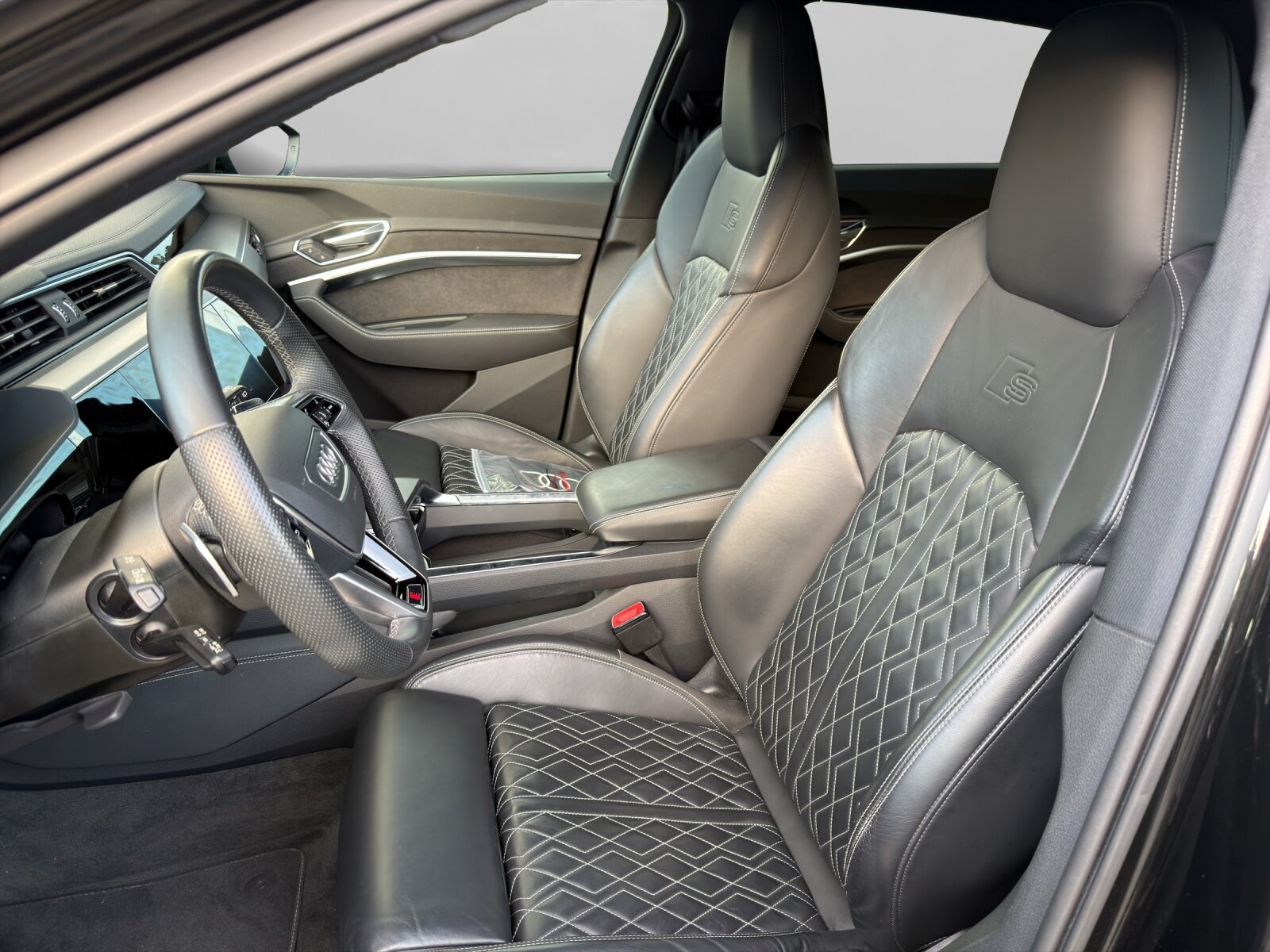 AUDI e-tron 55 S Line Black Edition quattro, Elektro, Occasion / Gebraucht, Automatik - 6