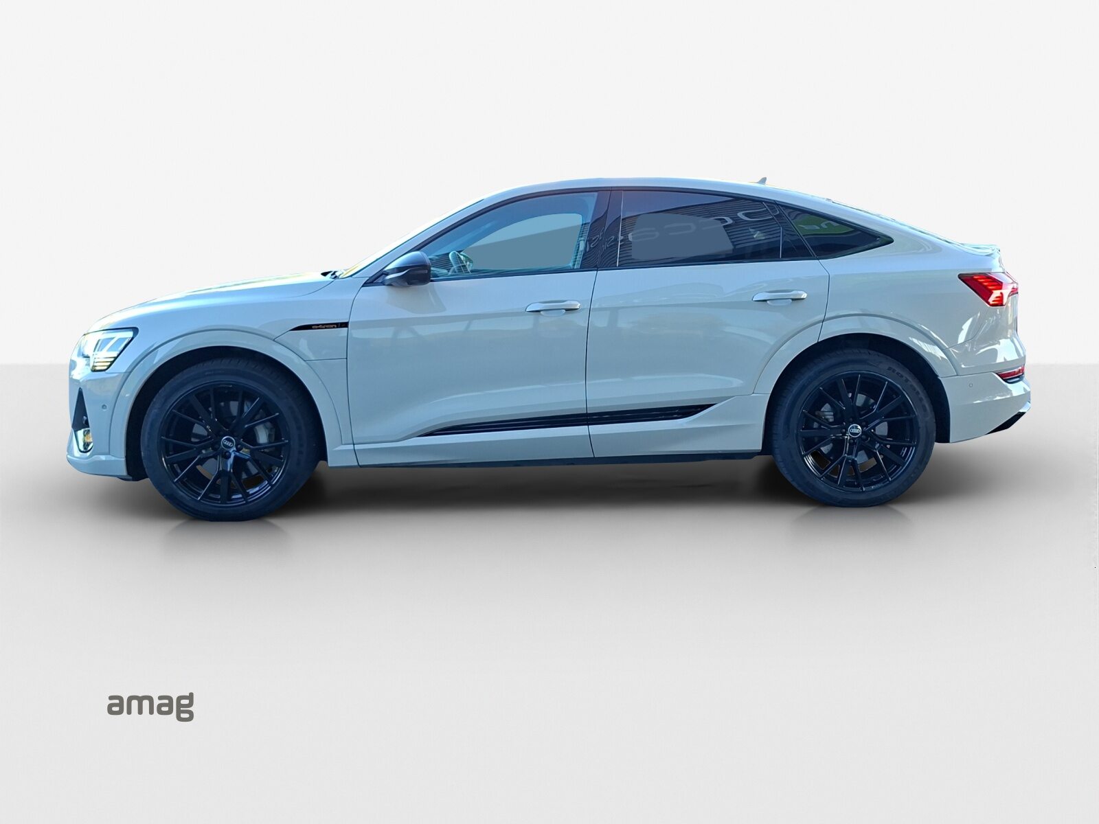 AUDI e-tron Sportback 55 S line Black Edition, Elektro, Occasion / Gebraucht, Automatik - 2