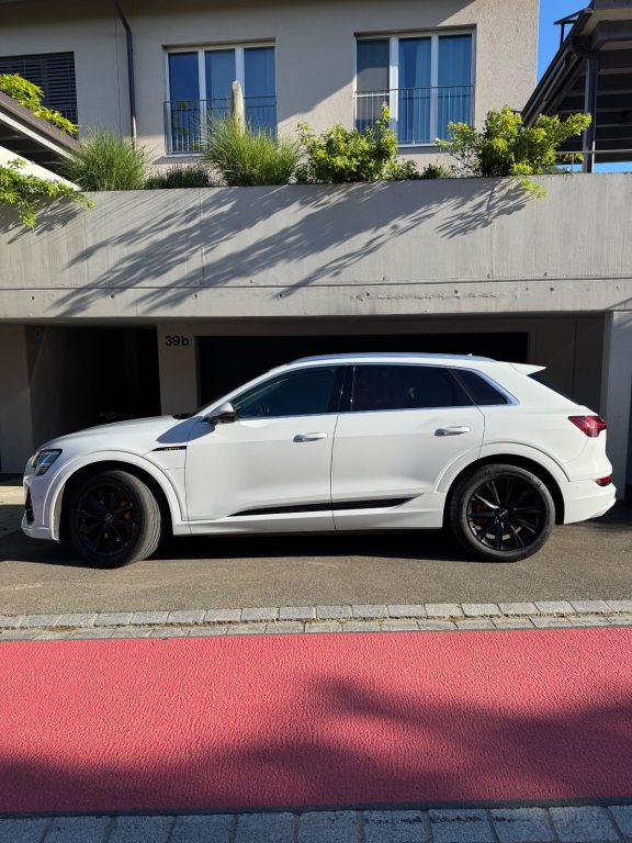 AUDI e-tron 55 S Line quattro, Elektro, Occasion / Gebraucht, Automatik - 2