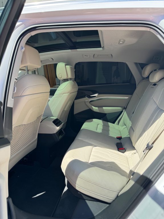 AUDI e-tron 55 S Line quattro, Elektro, Occasion / Gebraucht, Automatik - 6