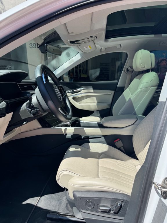 AUDI e-tron 55 S Line quattro, Elektro, Occasion / Gebraucht, Automatik - 4