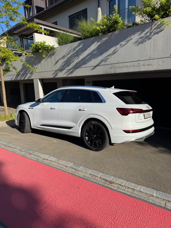 AUDI e-tron 55 S Line quattro, Elektro, Occasion / Gebraucht, Automatik - 3