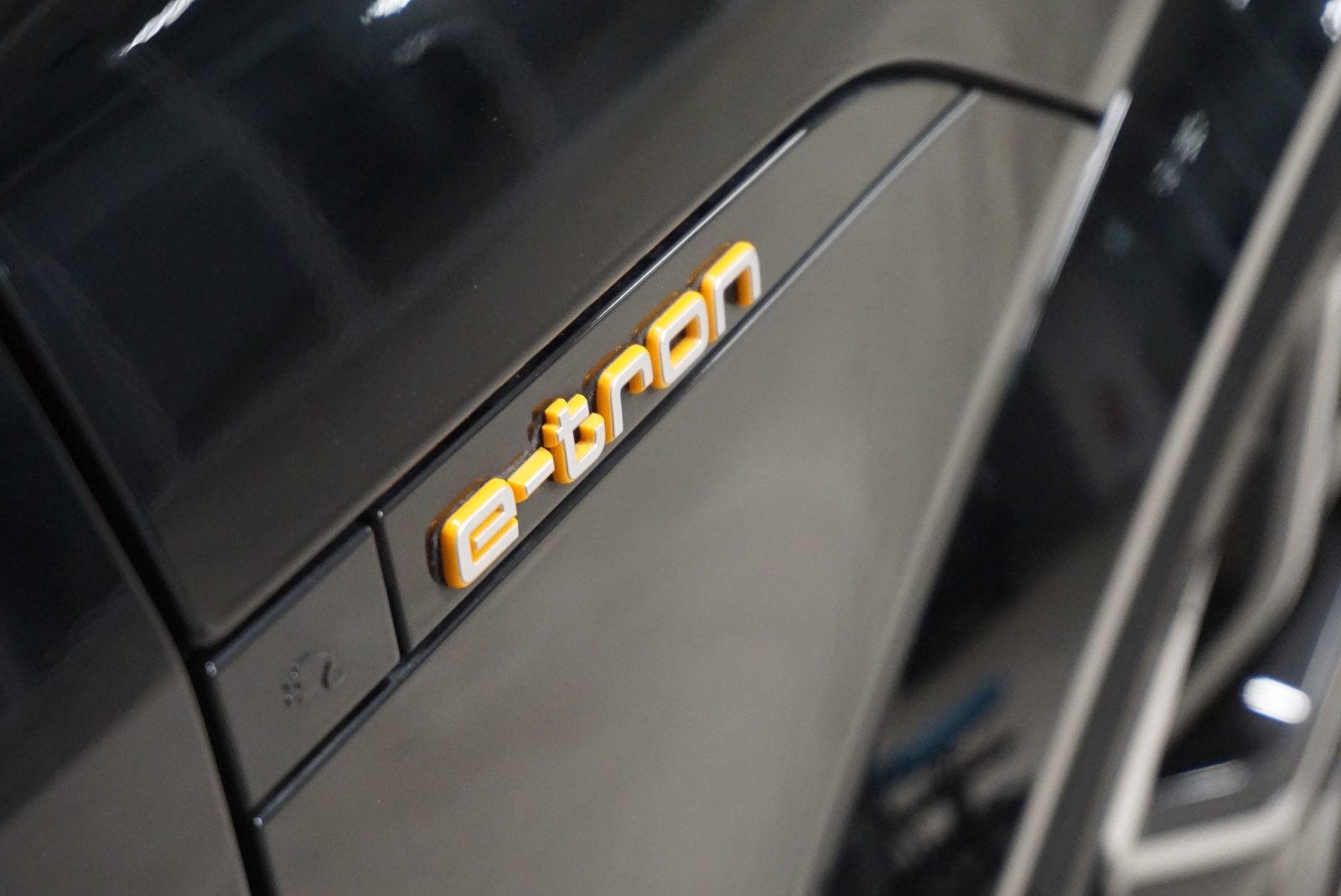 AUDI e-tron S quattro, Electric, Second hand / Used, Automatic - 5