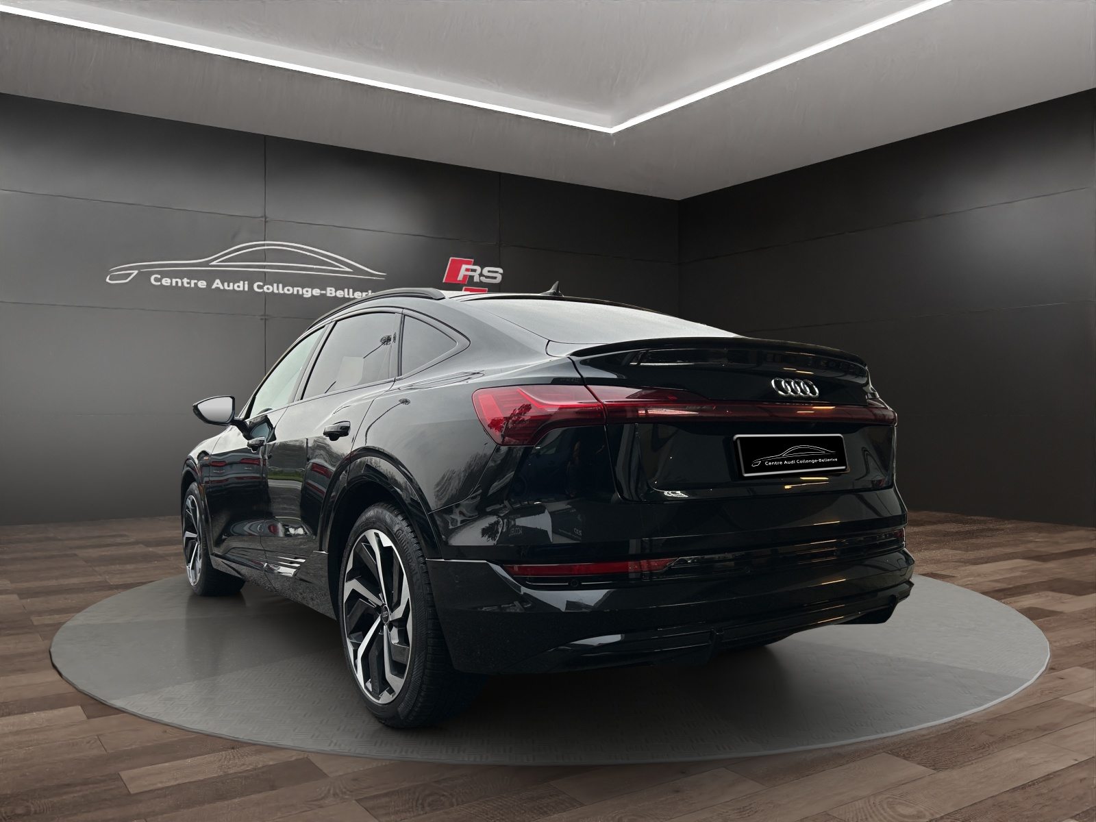 AUDI e-tron Sportback 55 S line, Elektro, Occasion / Gebraucht, Automat - 4