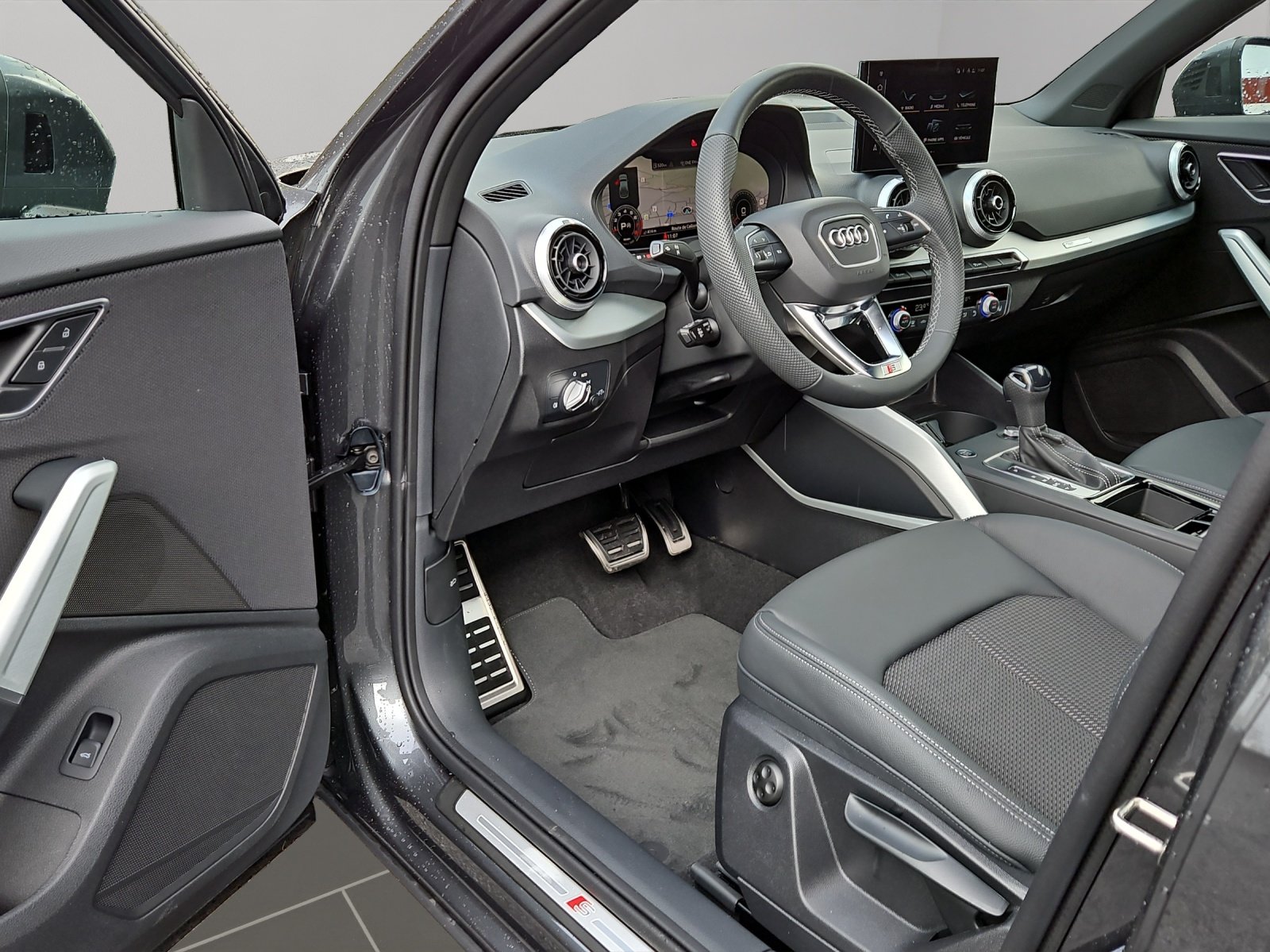 AUDI Q2 35 TFSI S line, Petrol, New car, Automatic - 7