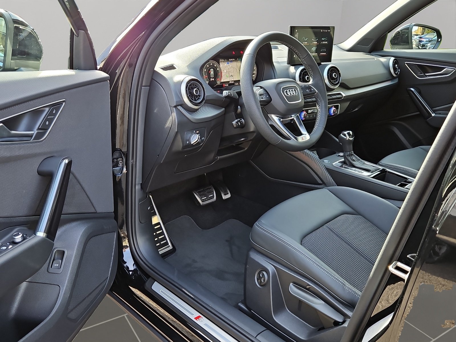 AUDI Q2 35 TFSI S line S-tronic, Essence, Voiture nouvelle, Automatique - 5