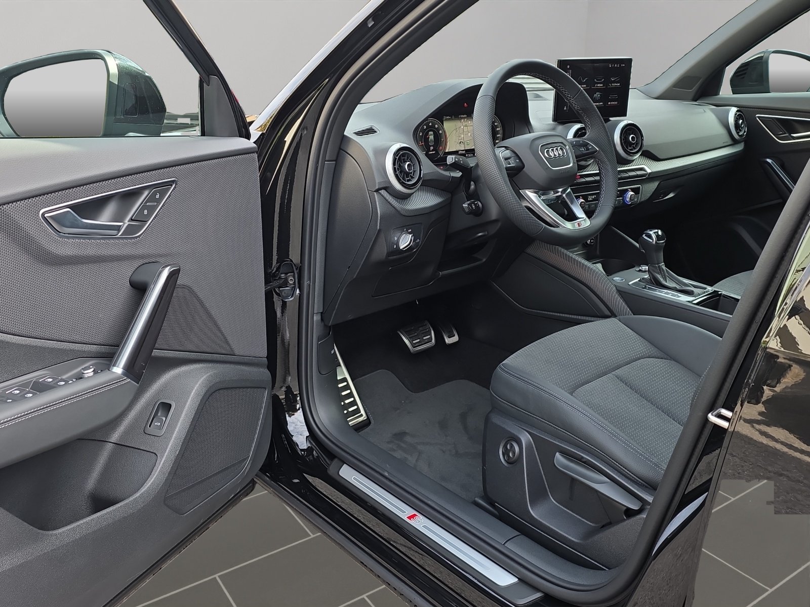 AUDI Q2 40 TFSI S line Attraction quattro S-tronic, Petrol, New car, Automatic - 7